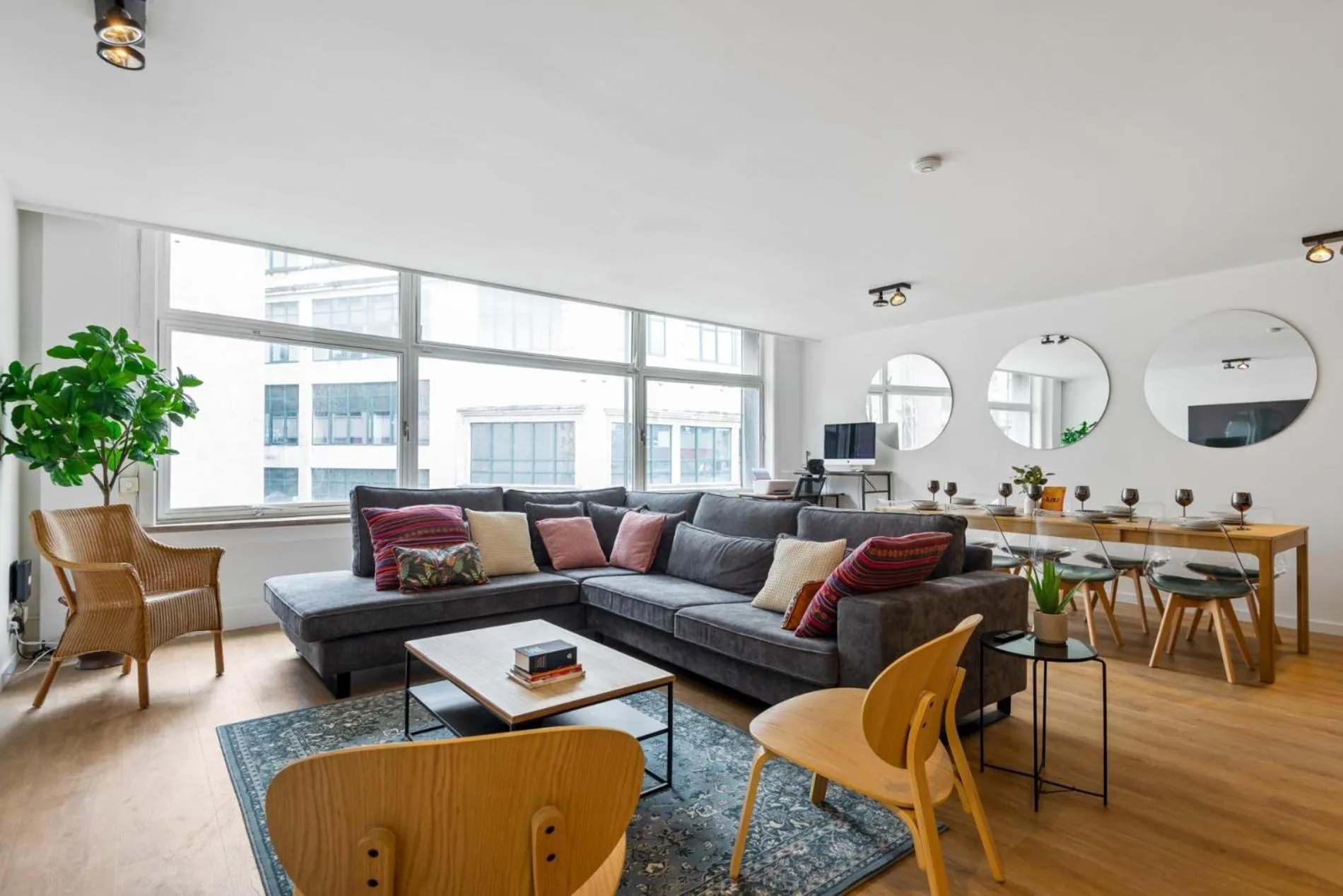 Cozy Antwerp - City Family Apartment with Parking