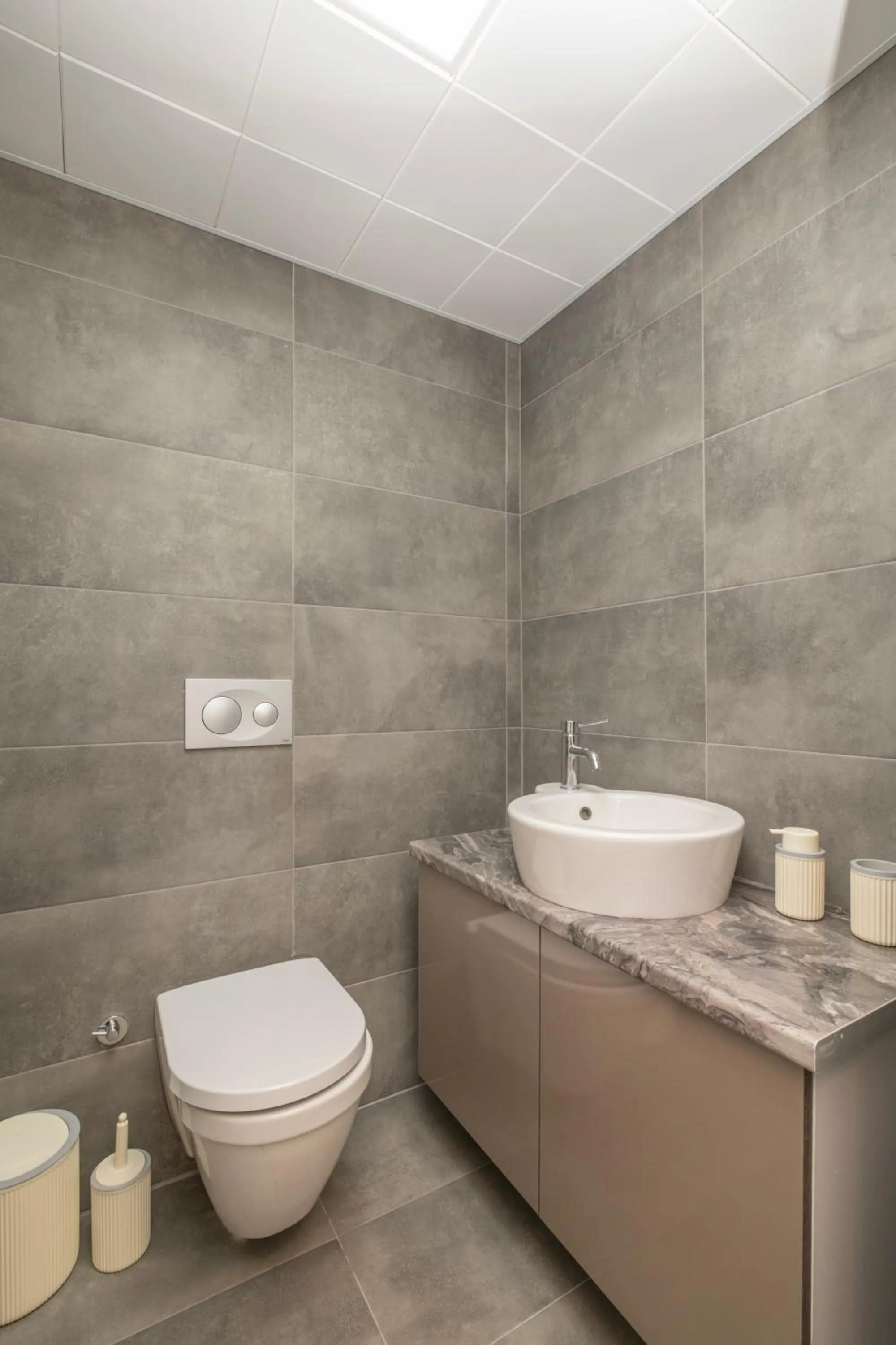 Bathroom in Wolf Suites