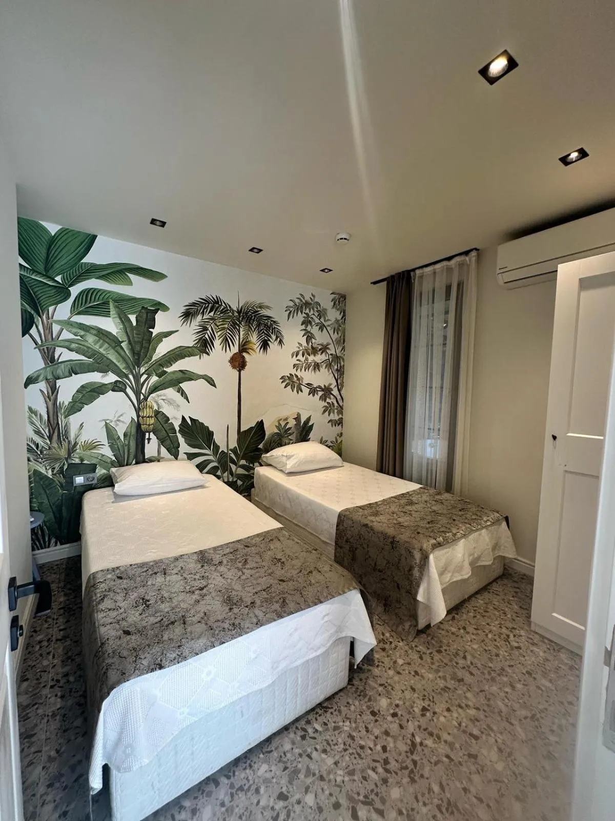 Bedroom, Bed in Wolf Suites