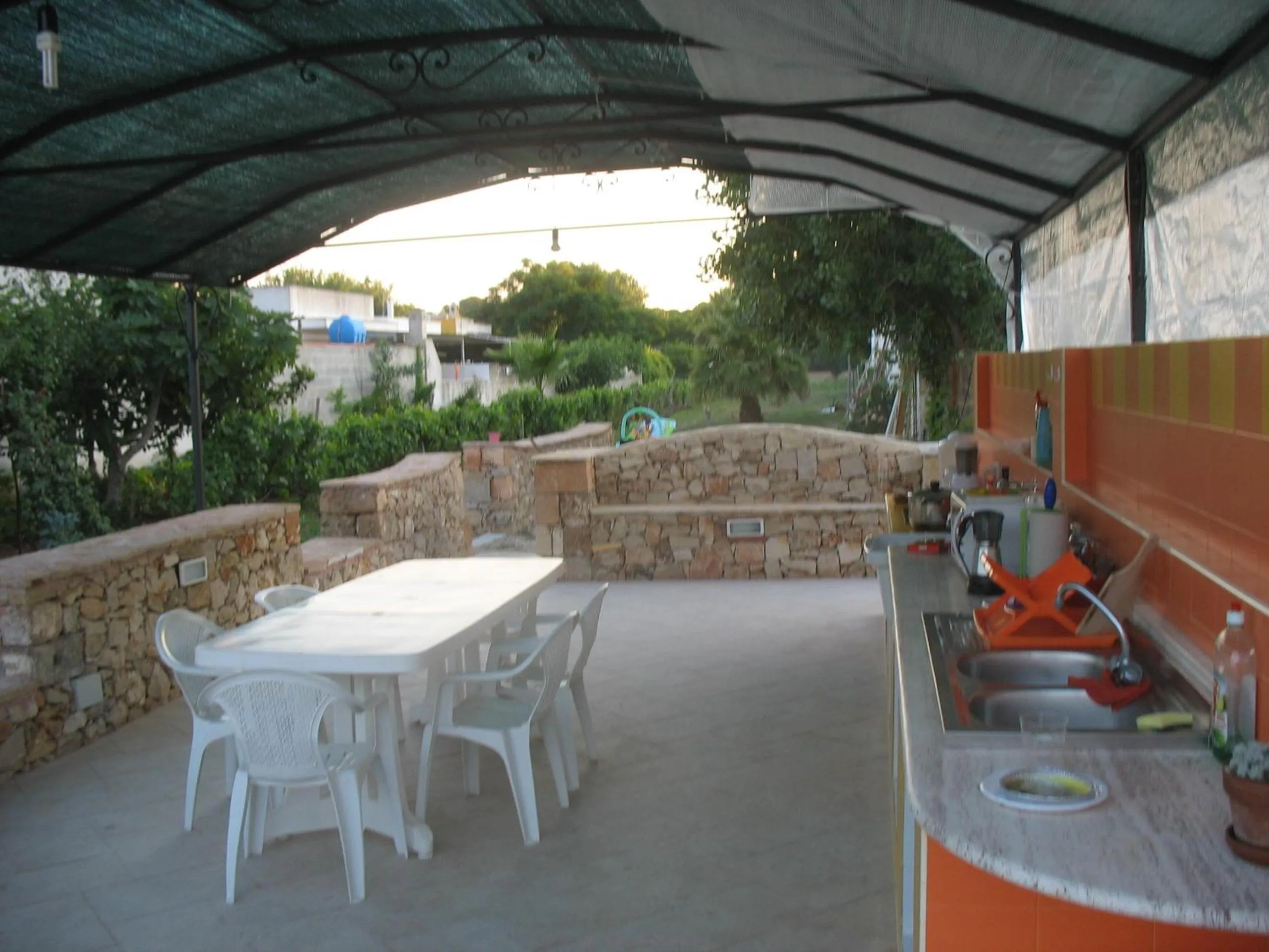 Kitchen or kitchenette in "Casa di Angelica" - un'oasi di pace a 300m dal mare