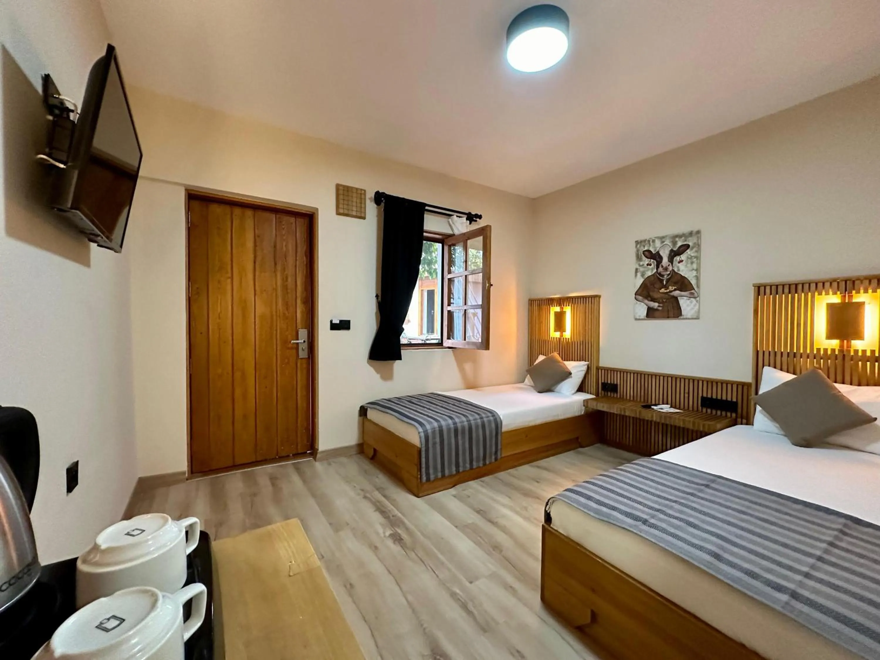 Photo of the whole room, Bed in Bodrum Konağı