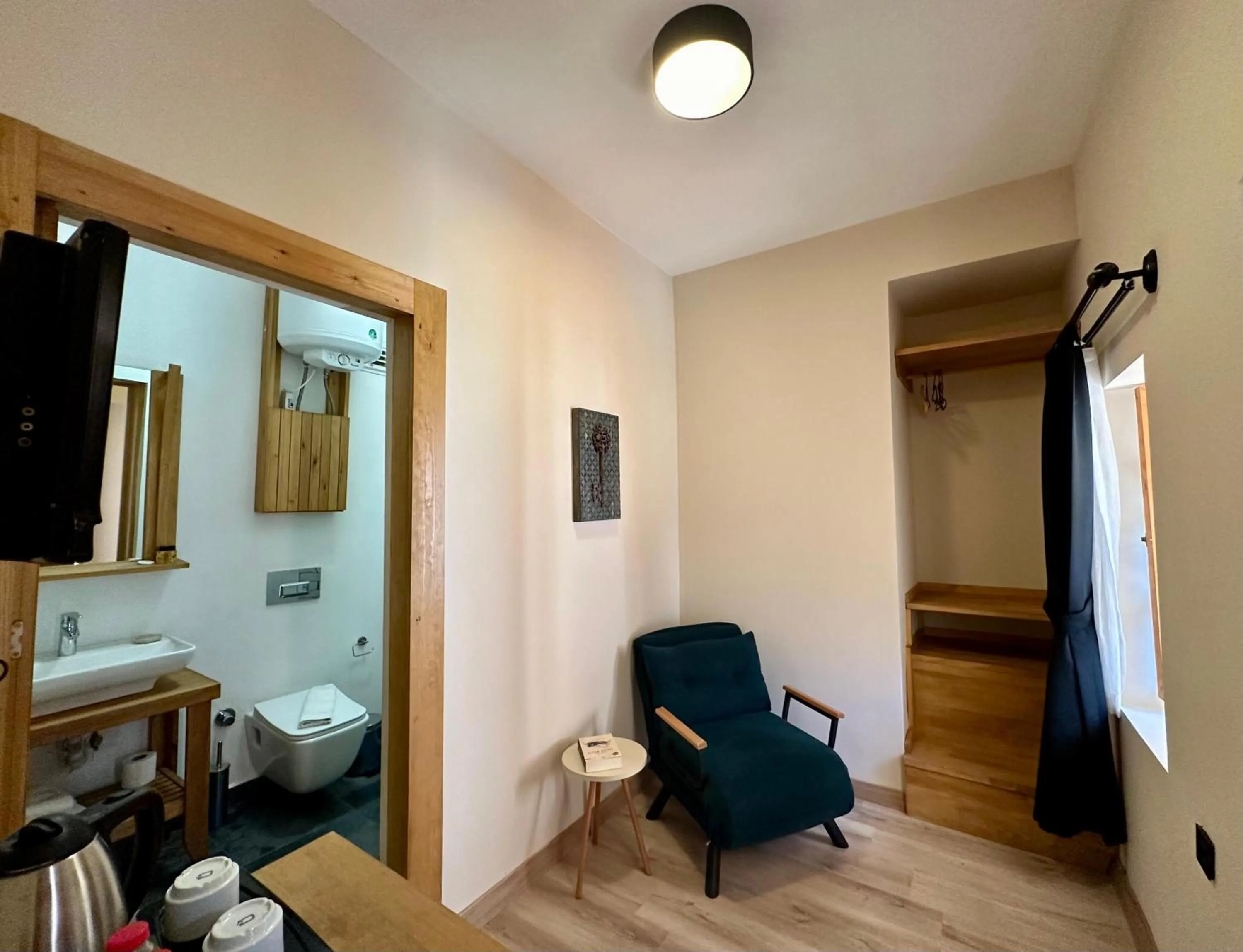 Photo of the whole room in Bodrum Konağı