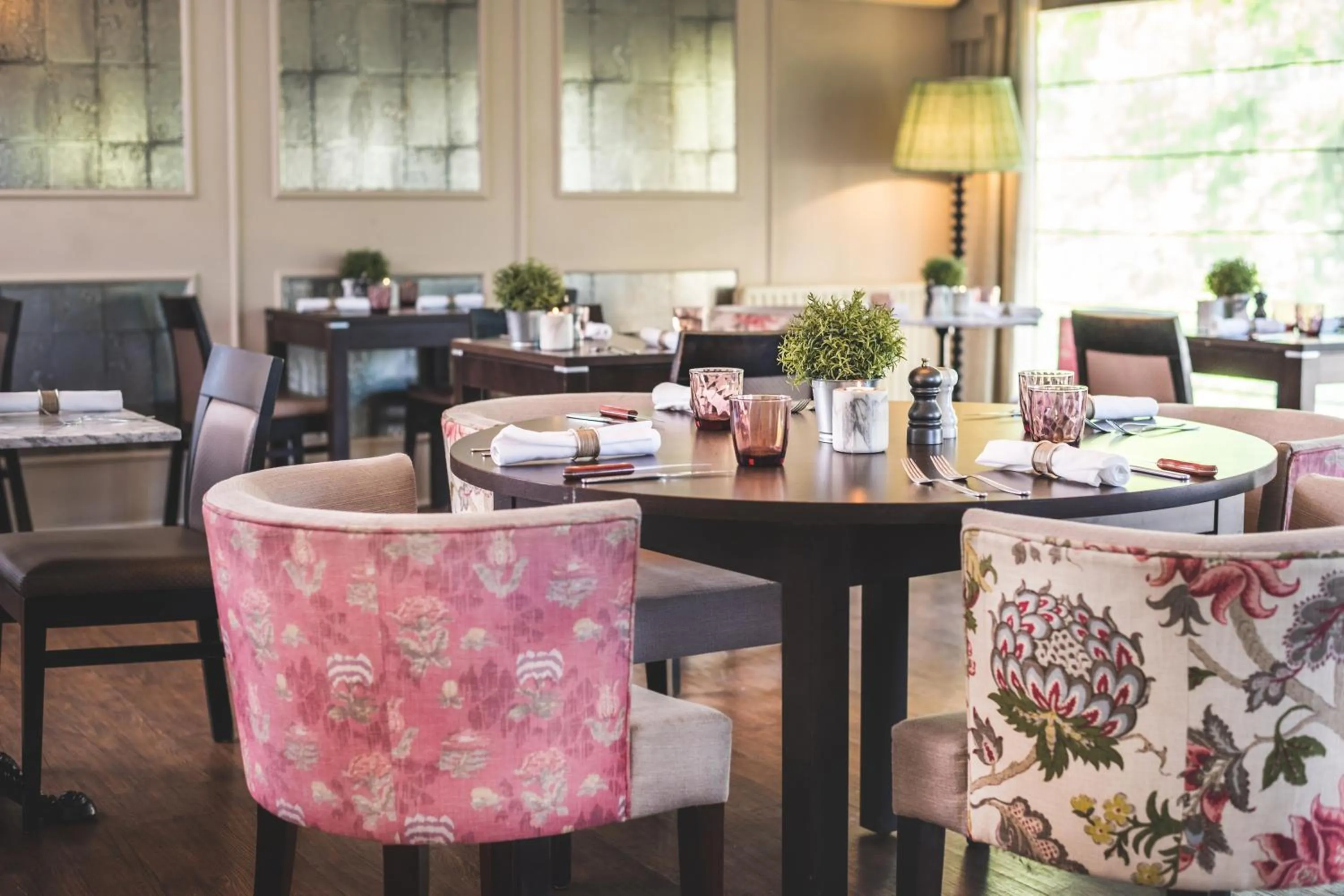 Restaurant/places to eat in Forest Lodge Hotel