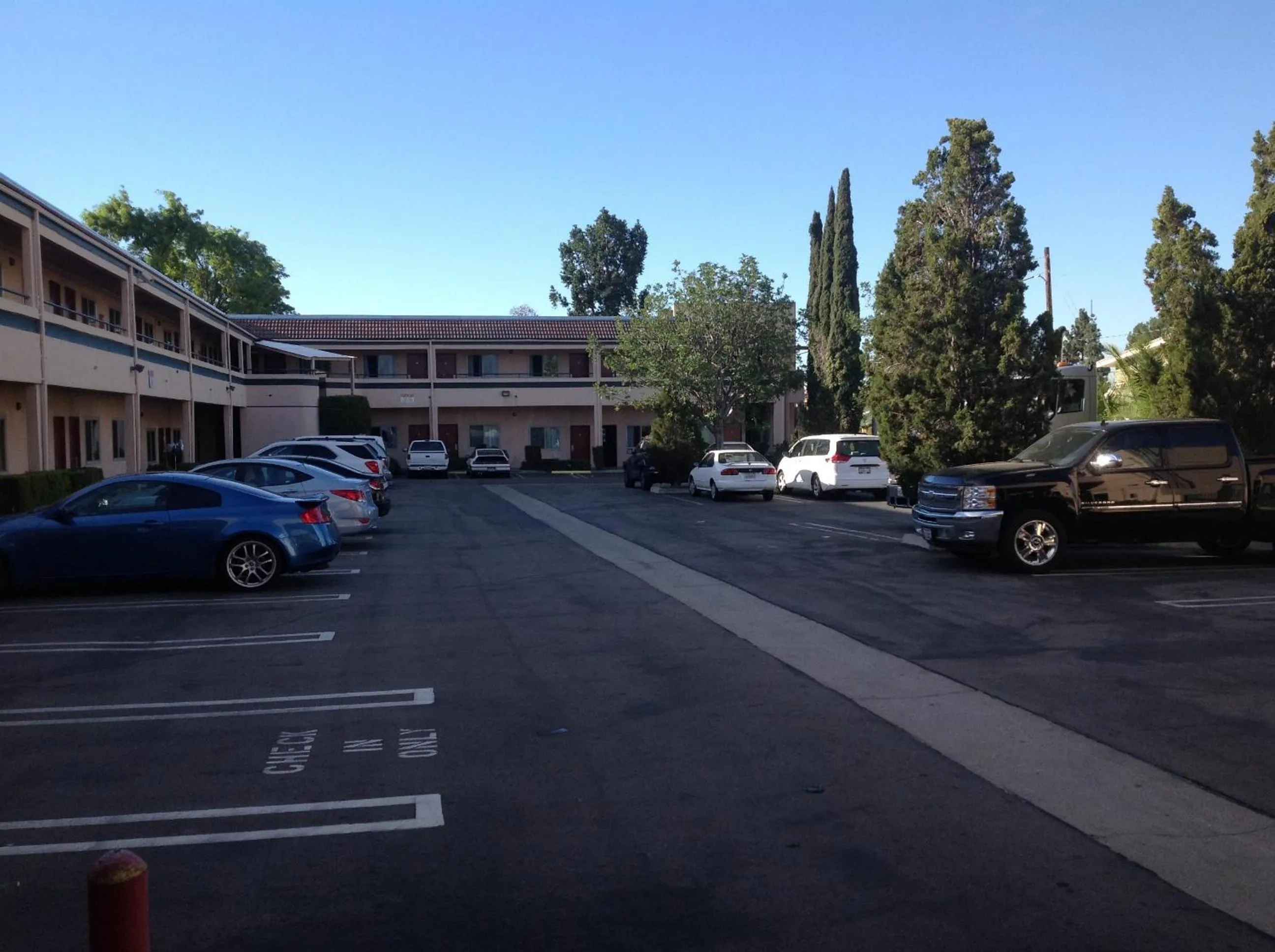 Facade/entrance in New Century Inn