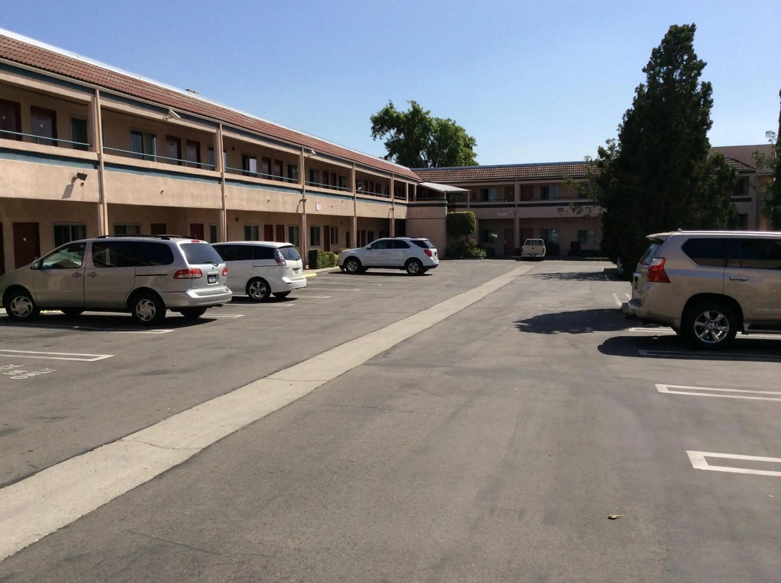 Facade/entrance in New Century Inn