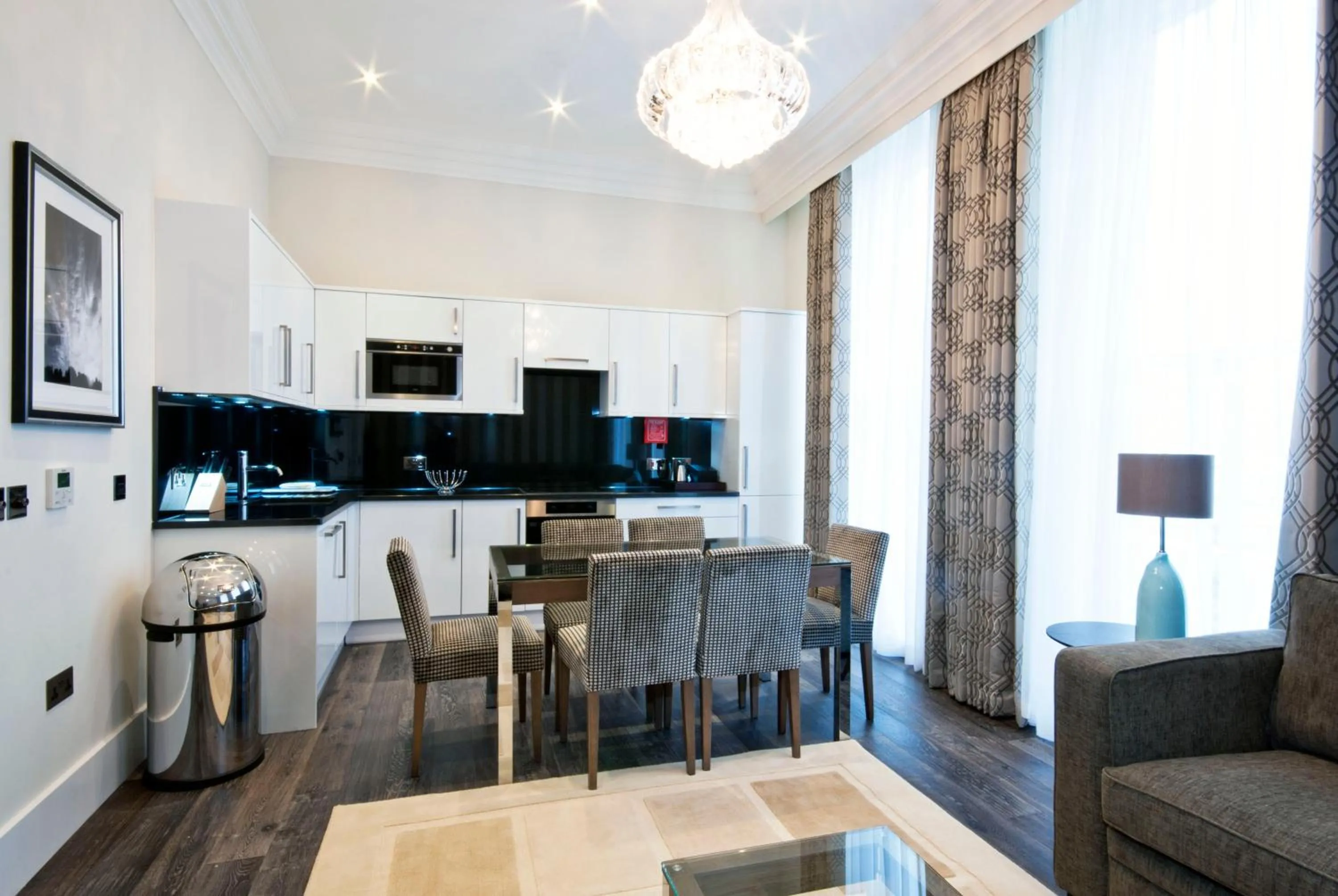 Living room in Ashburn Court Apartments