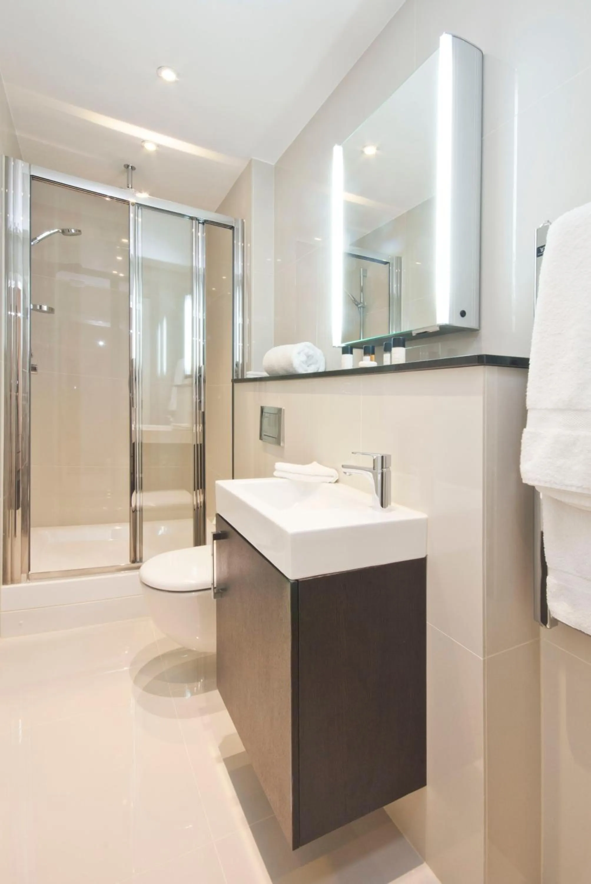 Bathroom in Ashburn Court Apartments