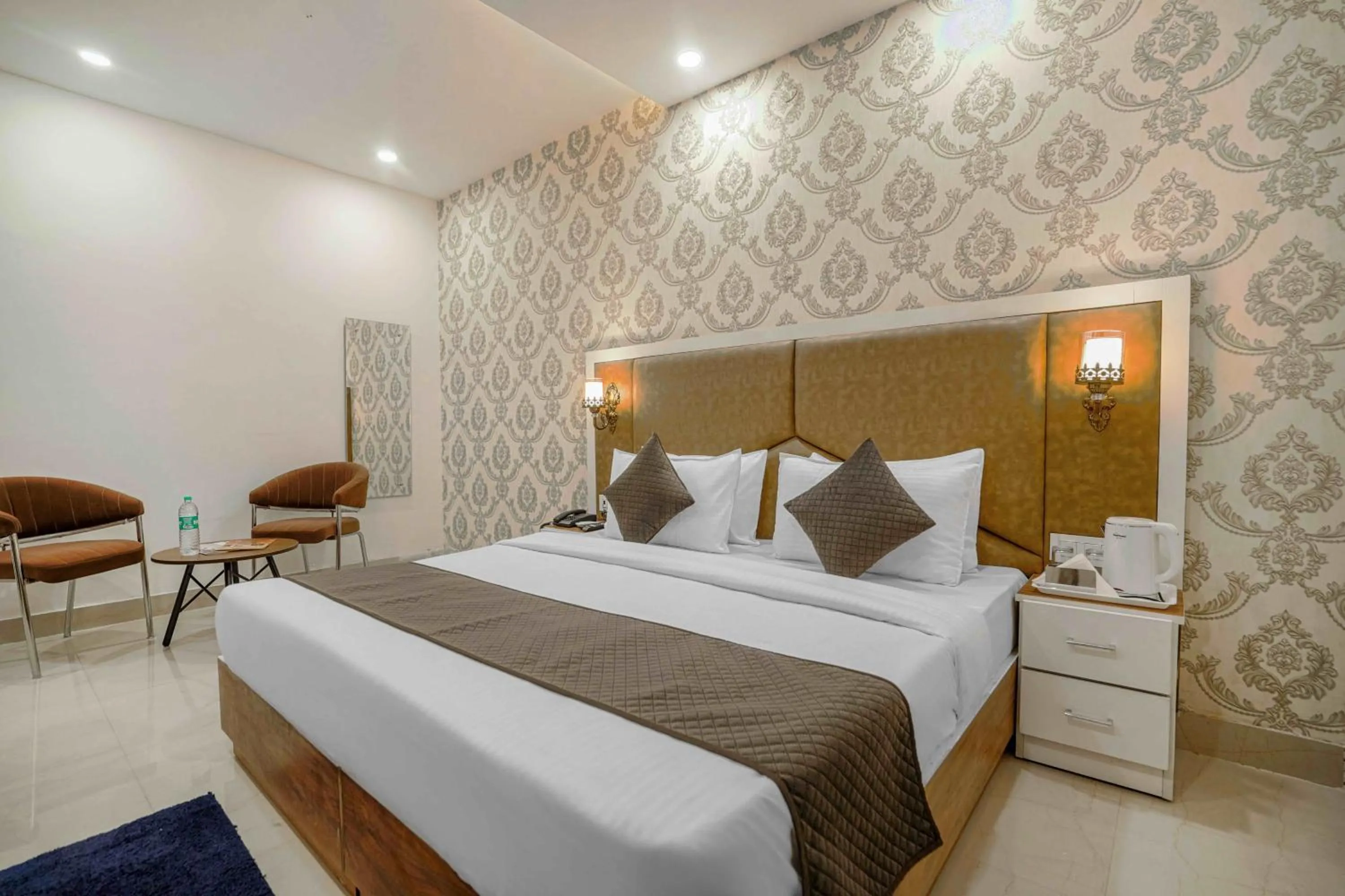 Bed in Hotel Paras Chandigarh Zirakpur