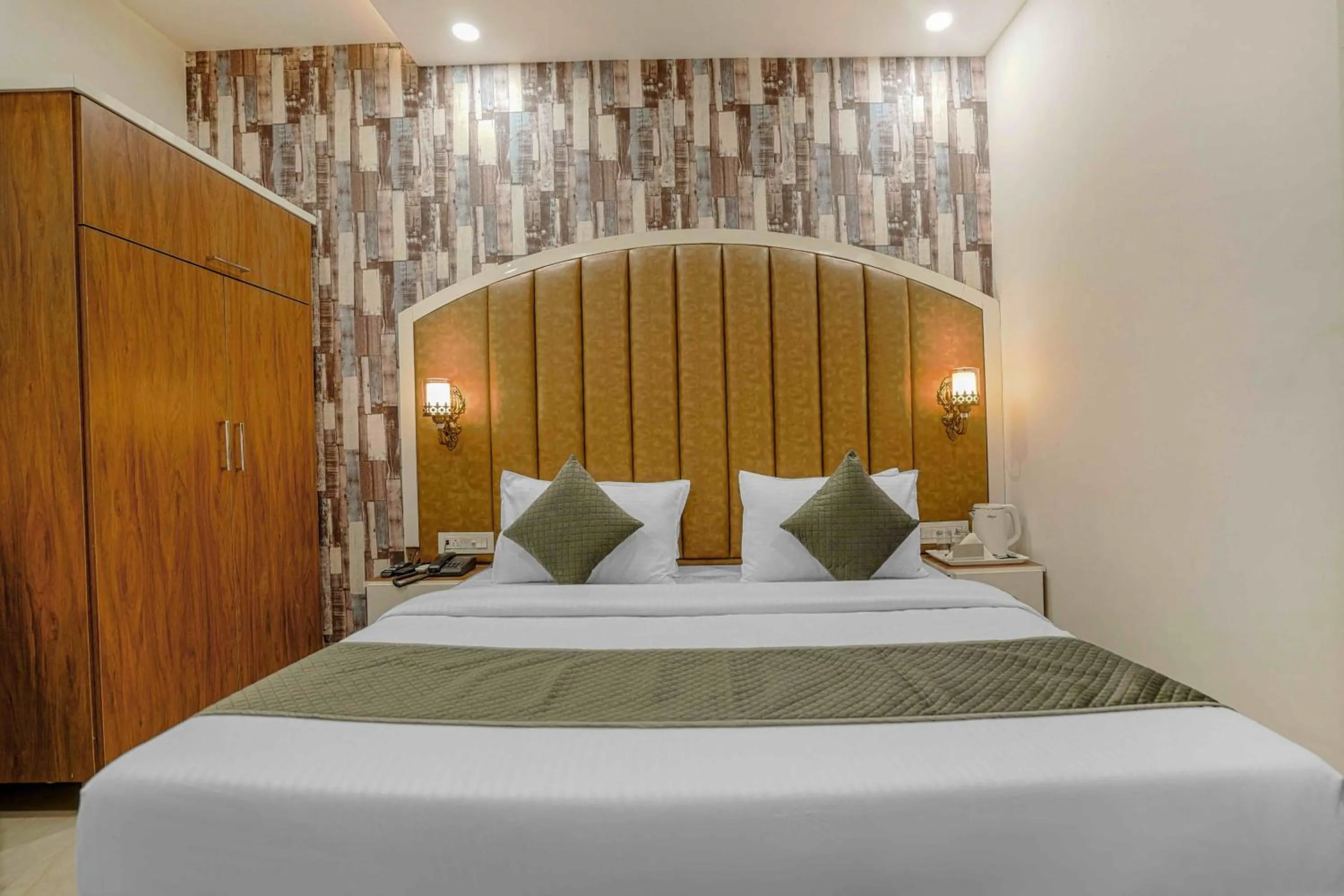 Photo of the whole room, Bed in Hotel Paras Chandigarh Zirakpur