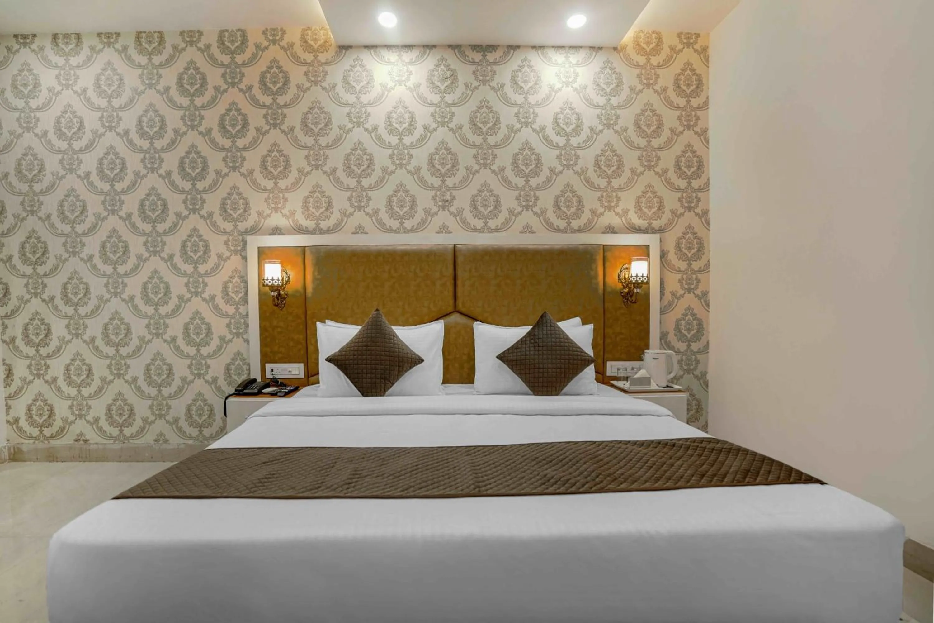 Photo of the whole room, Bed in Hotel Paras Chandigarh Zirakpur