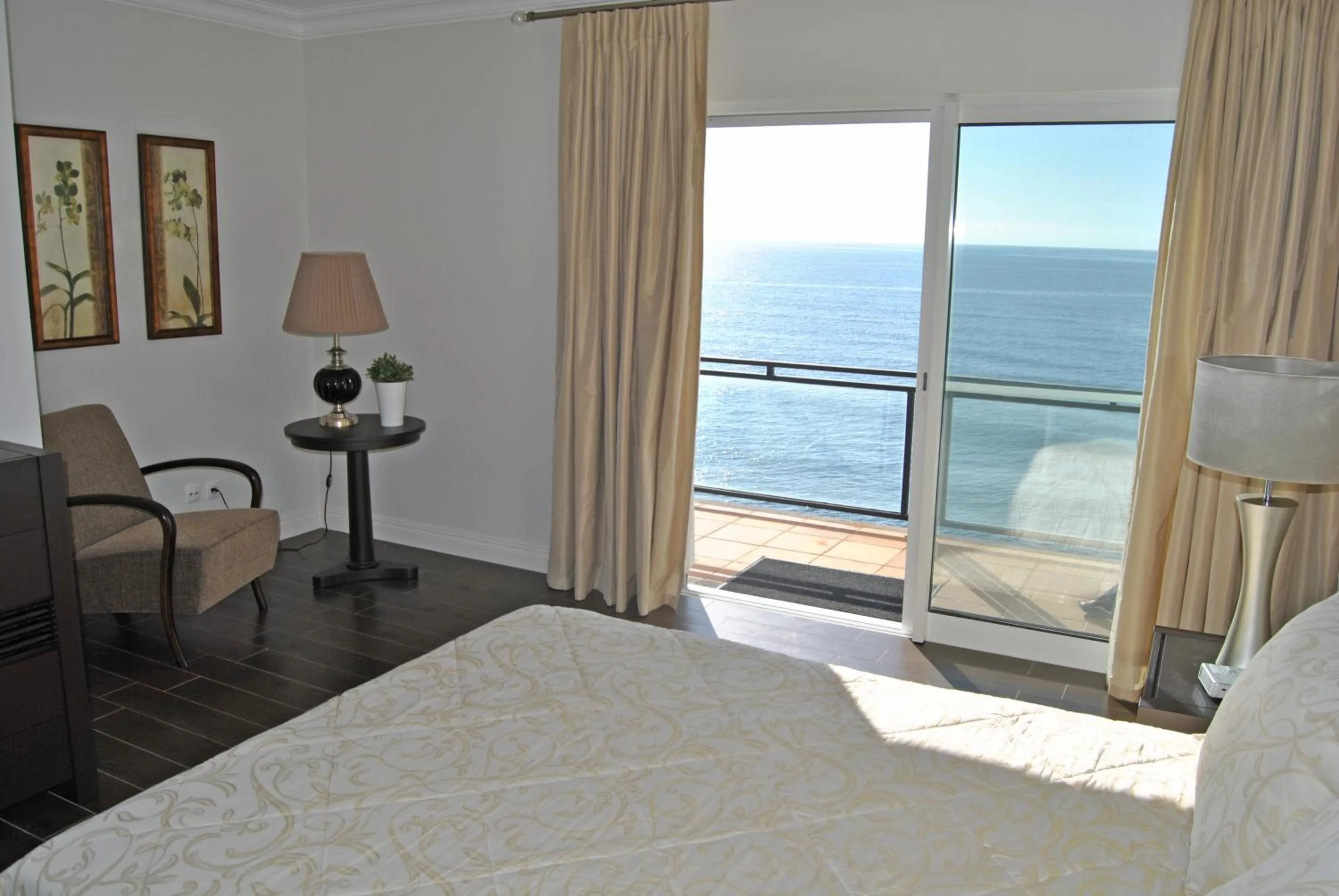 Bedroom, Bed in Apartamentos 3 Praias