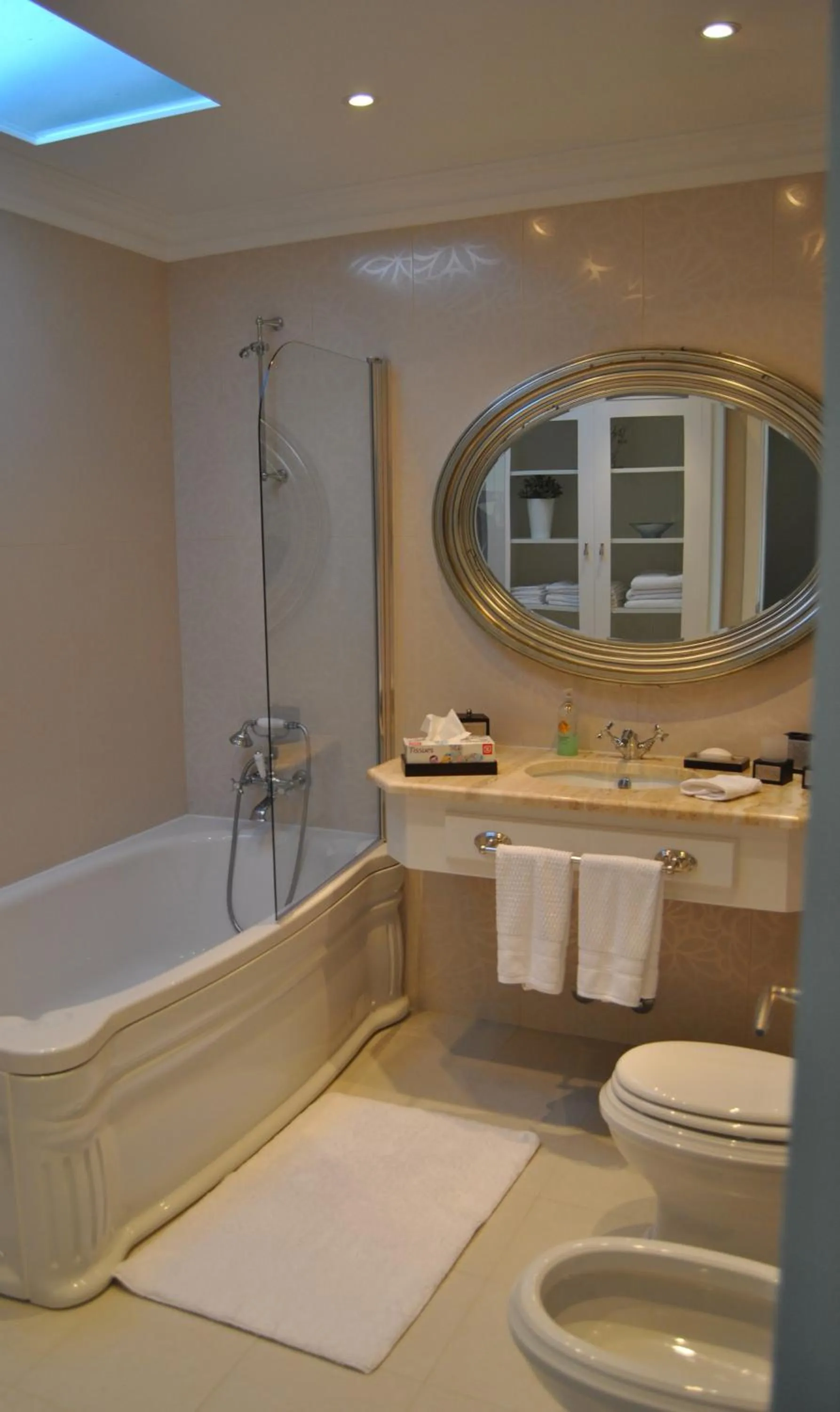 Bathroom in Apartamentos 3 Praias