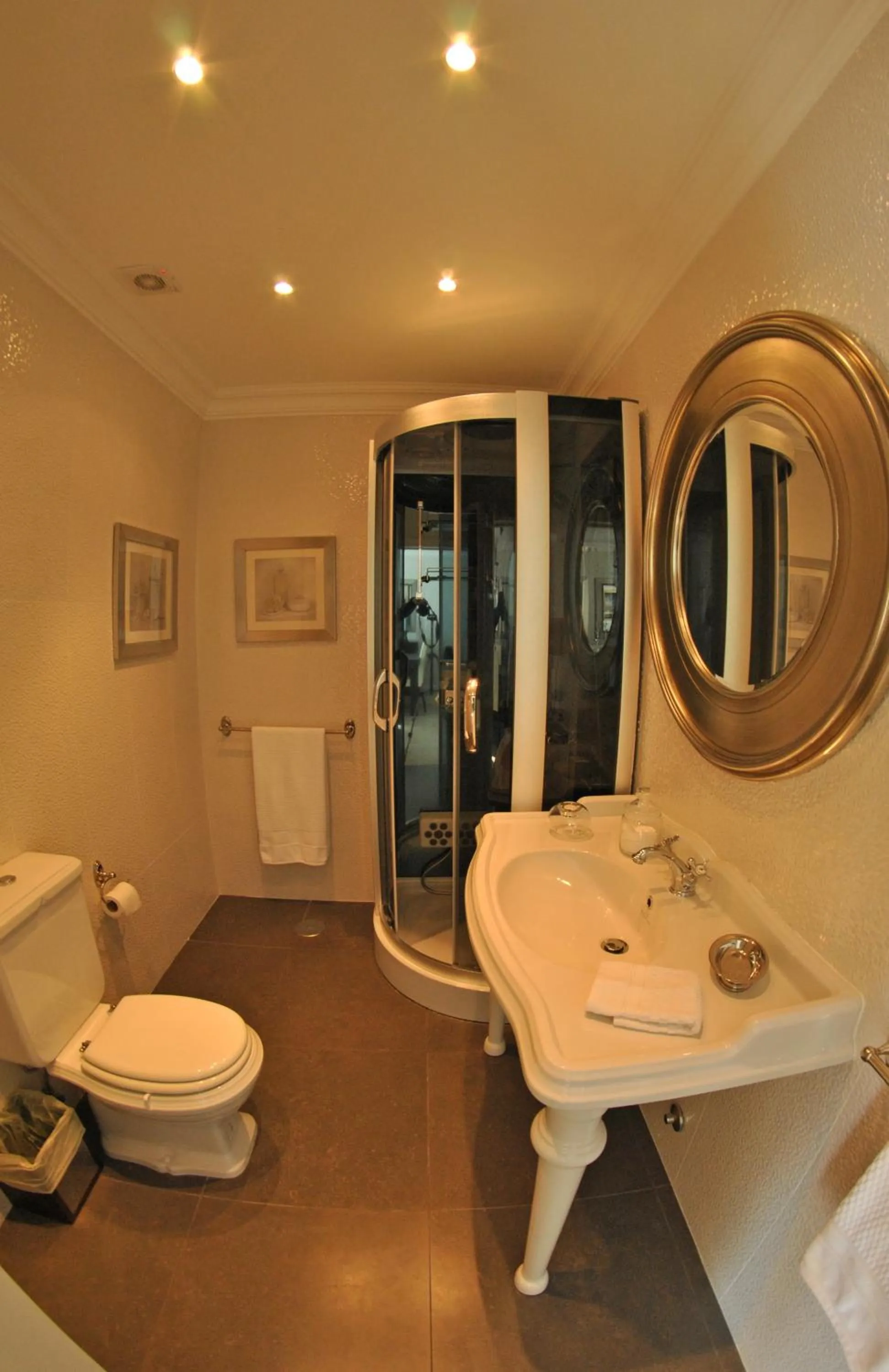 Bathroom in Apartamentos 3 Praias