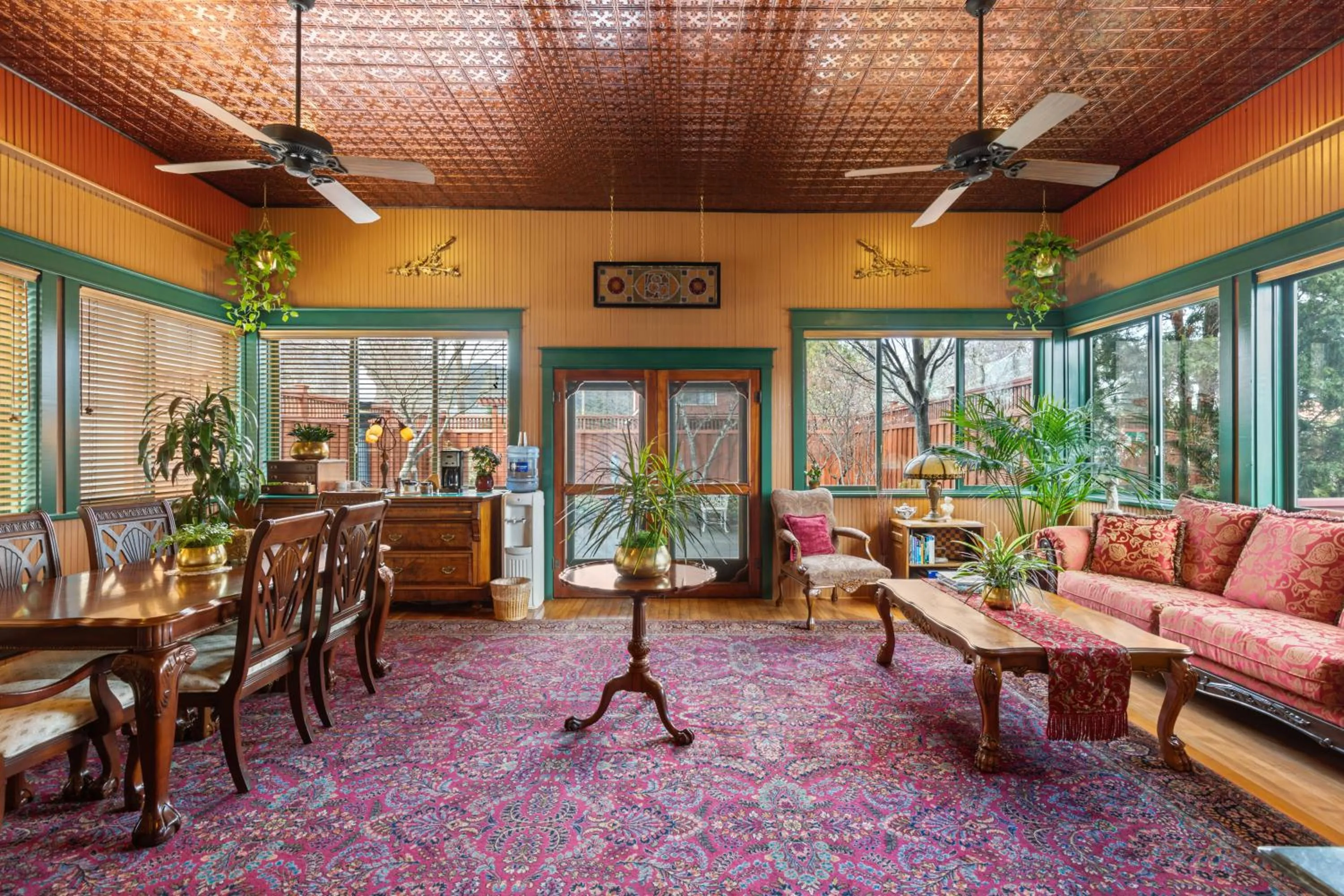 Living room in The Peerless Hotel