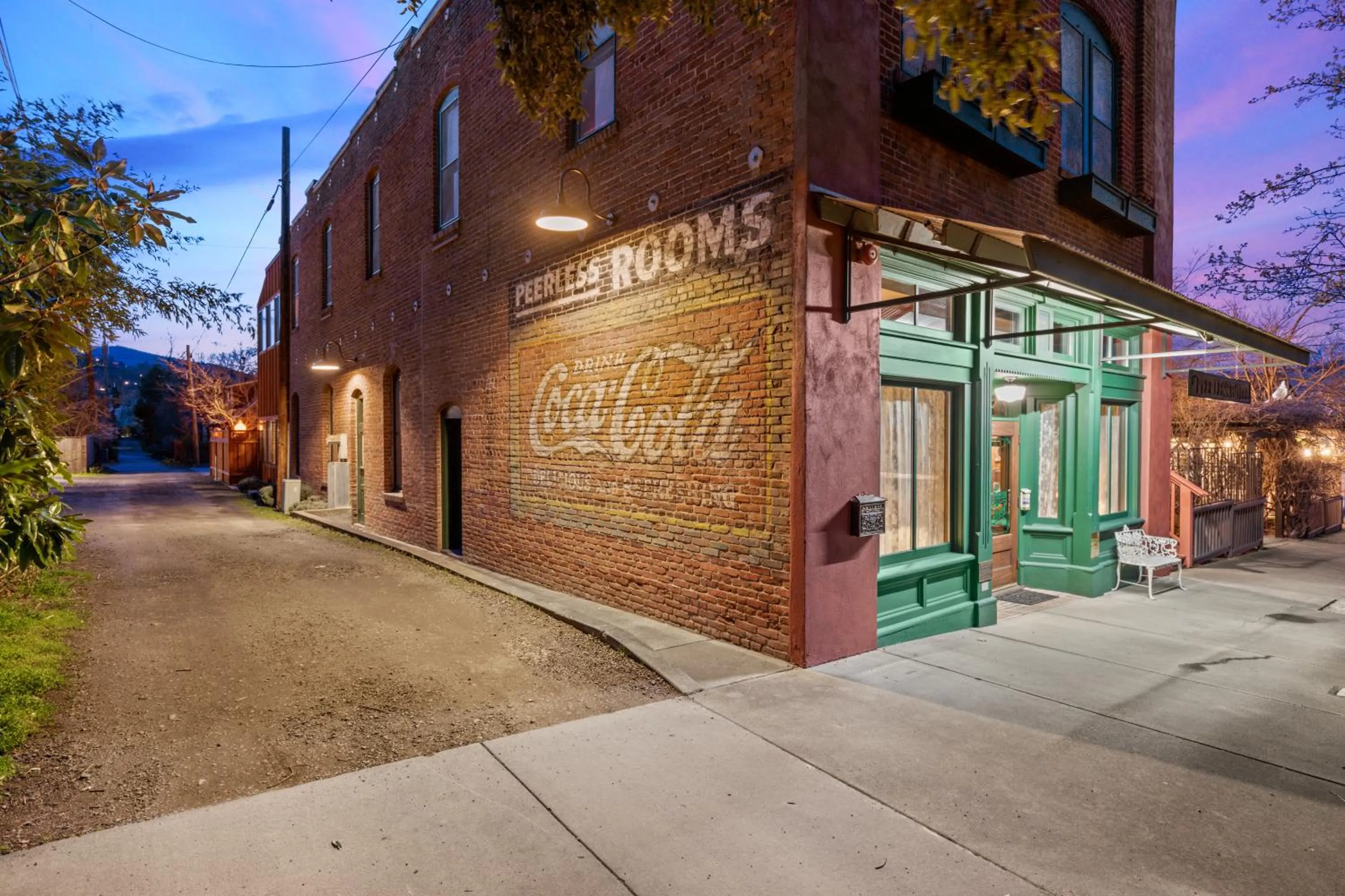 Property building in The Peerless Hotel