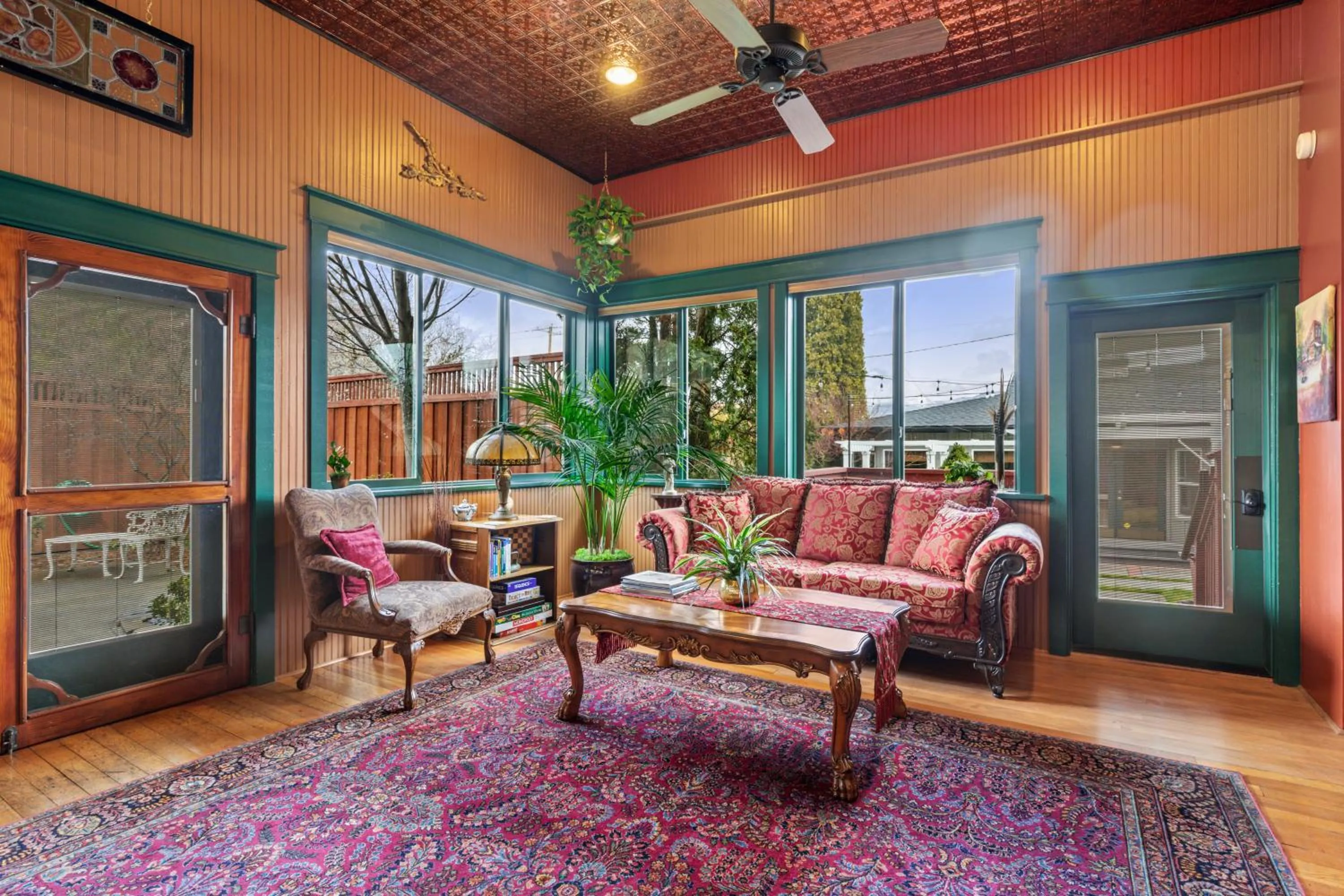 Living room in The Peerless Hotel