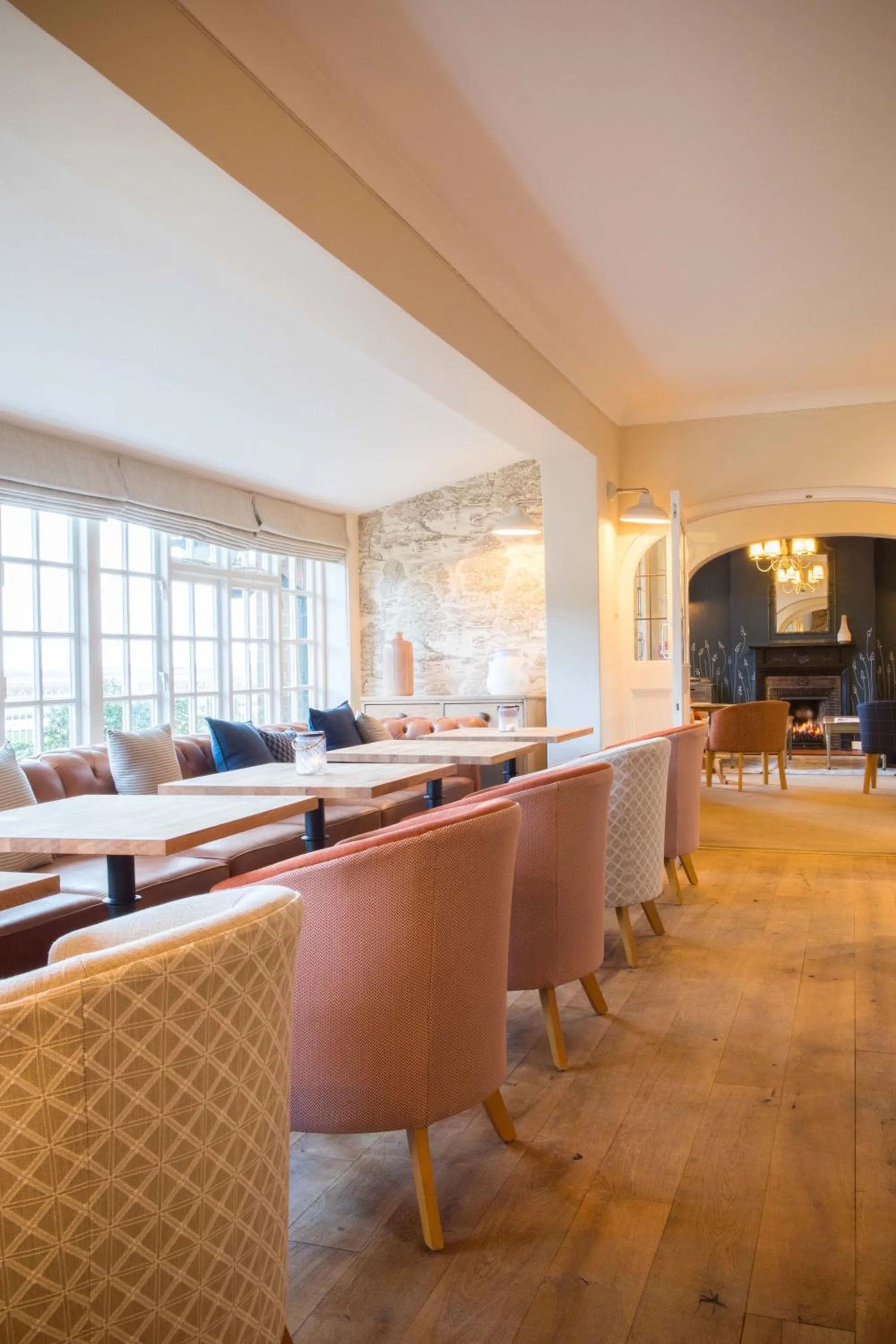 Lounge or bar in Beaulieu Hotel