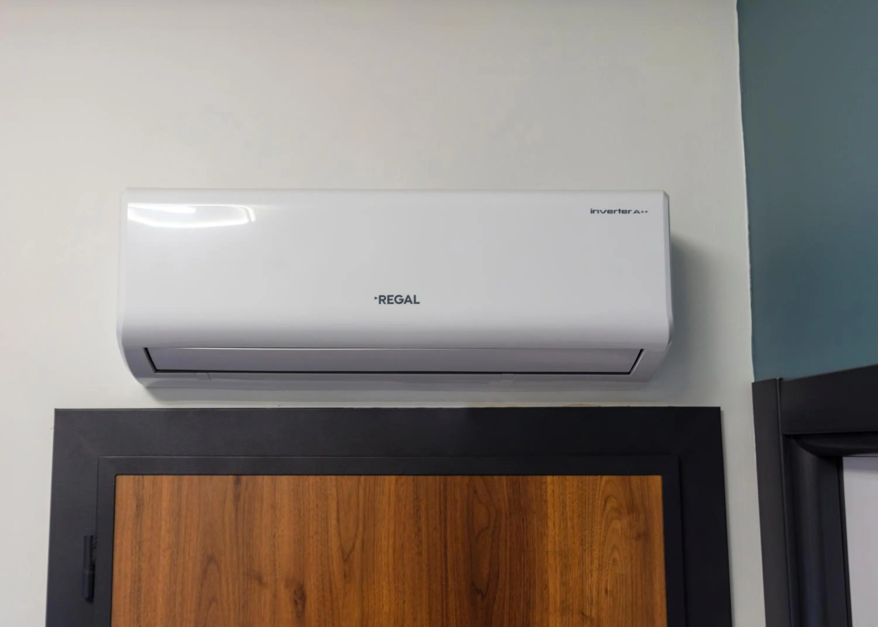 air conditioner in Mia Mia Suites