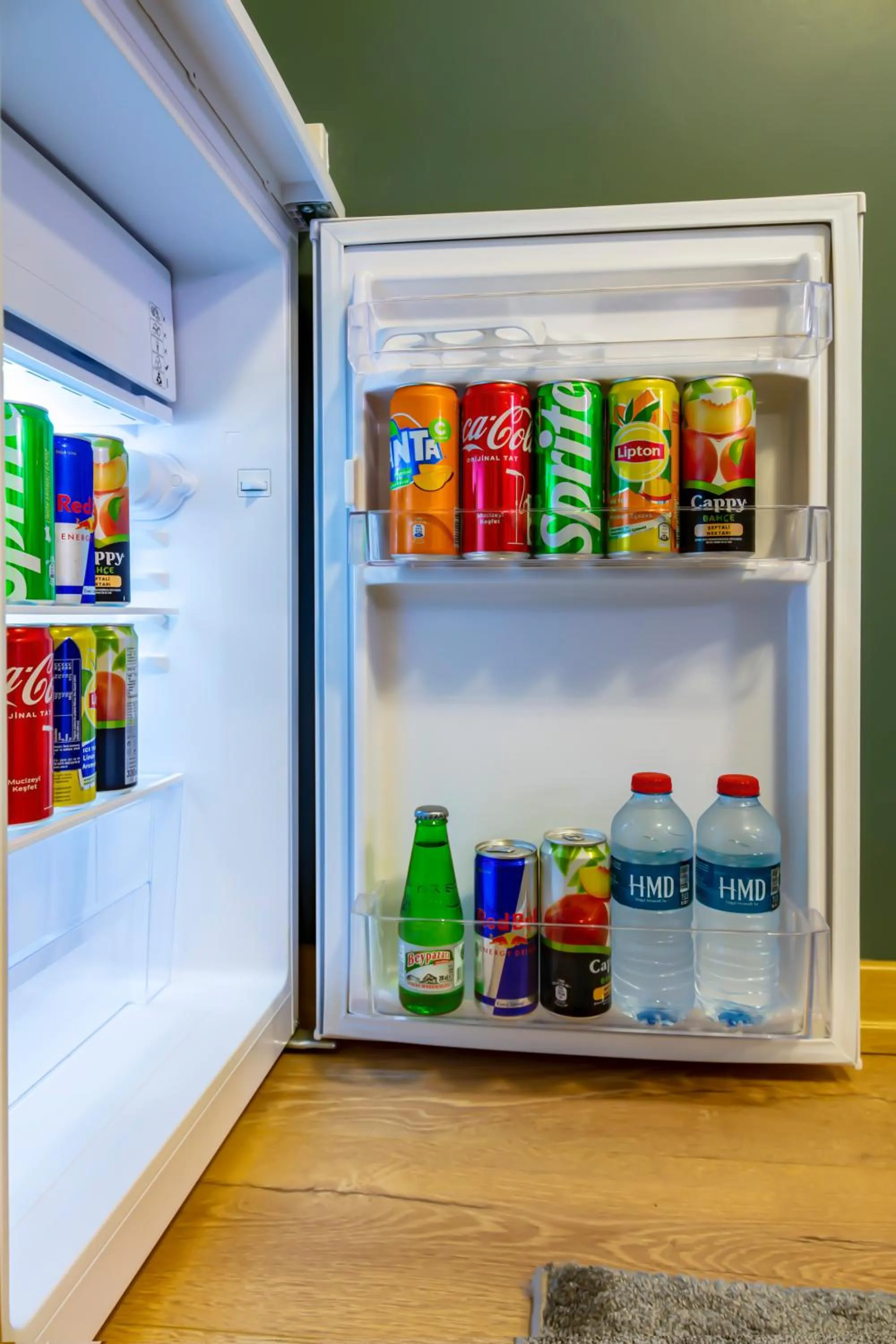 oven in Mia Mia Suites