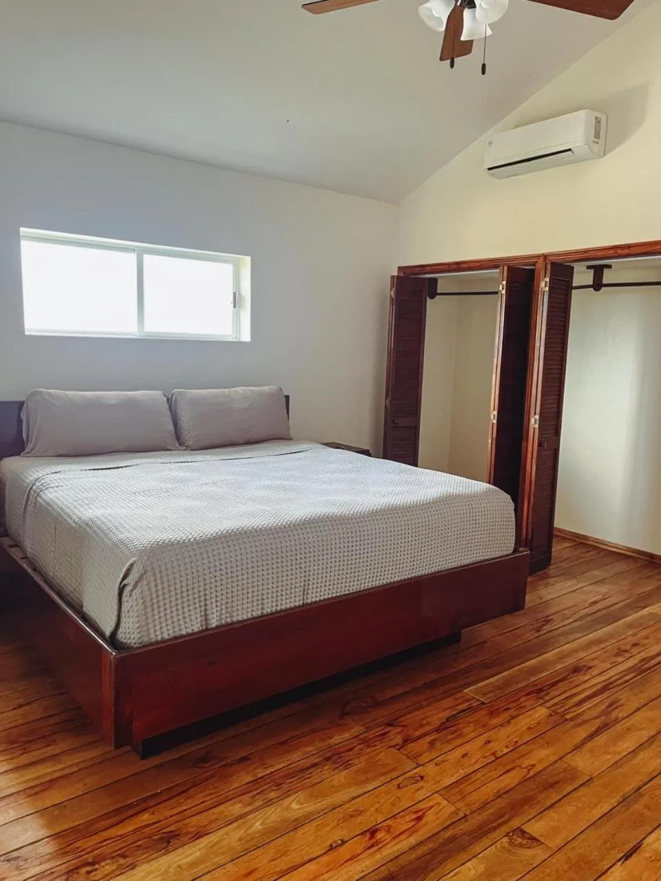 Bed in Placencia Villas