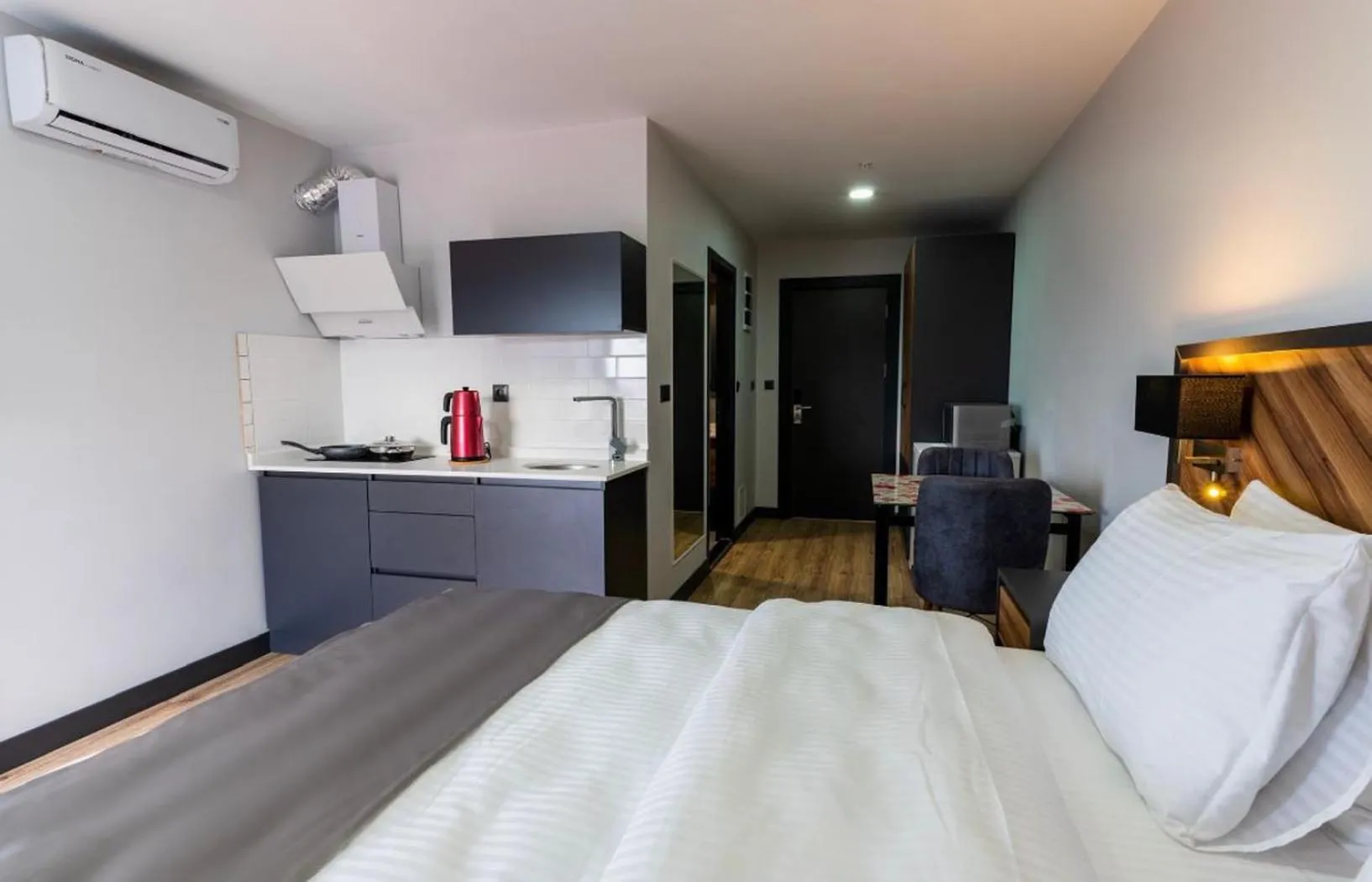 Photo of the whole room, Bed in Yusufhan Suites