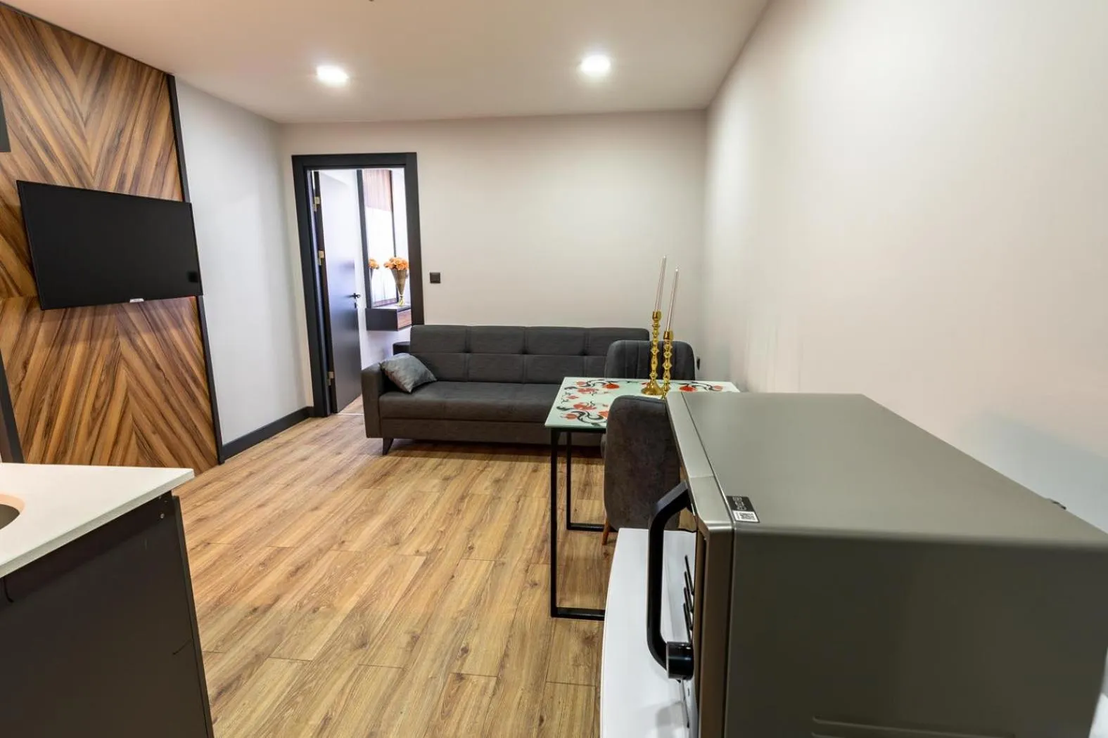 Kitchen or kitchenette, Bed in Yusufhan Suites