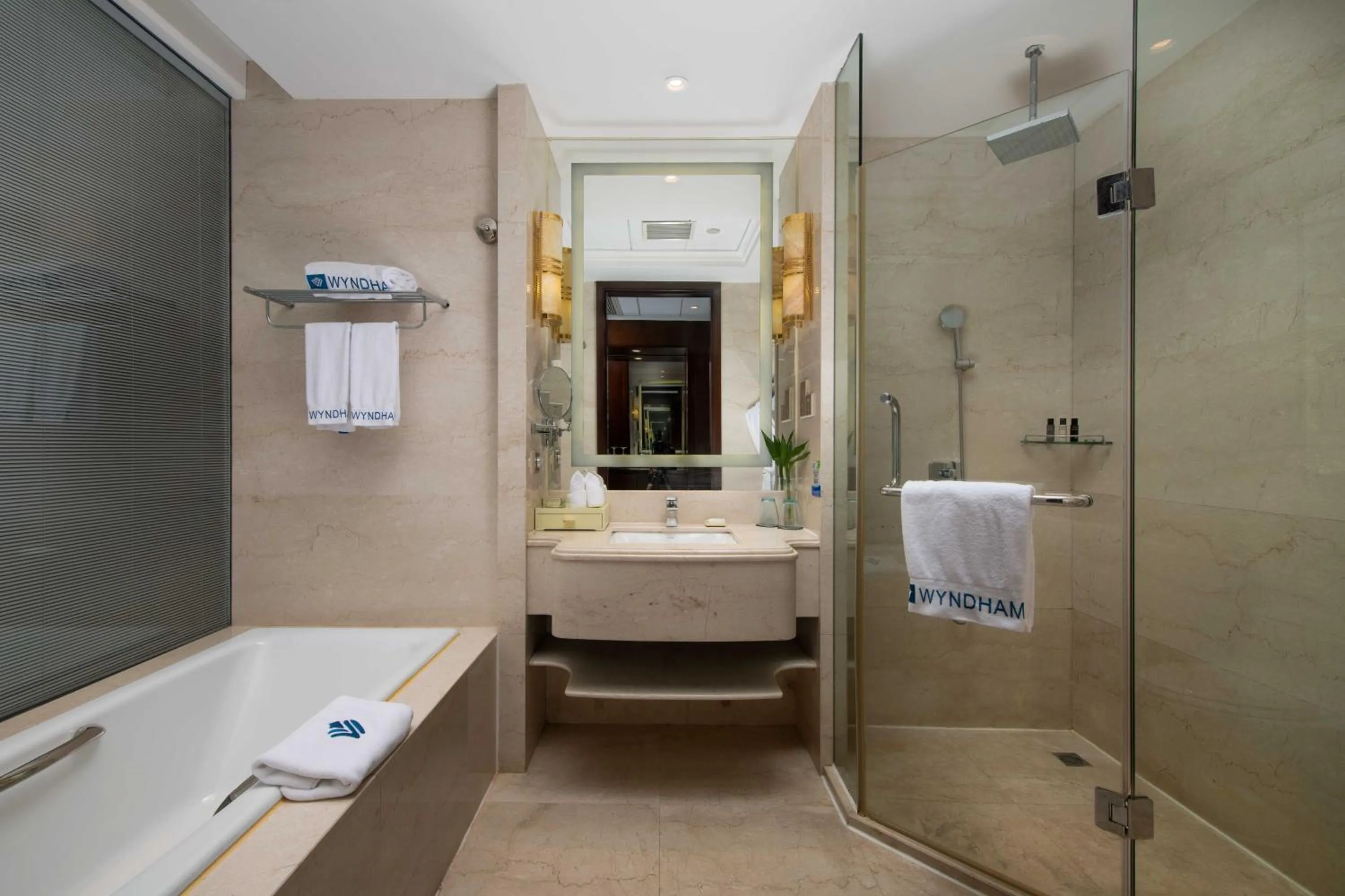 Shower in Wyndham Grand Plaza Royale Changsheng Jiangyin