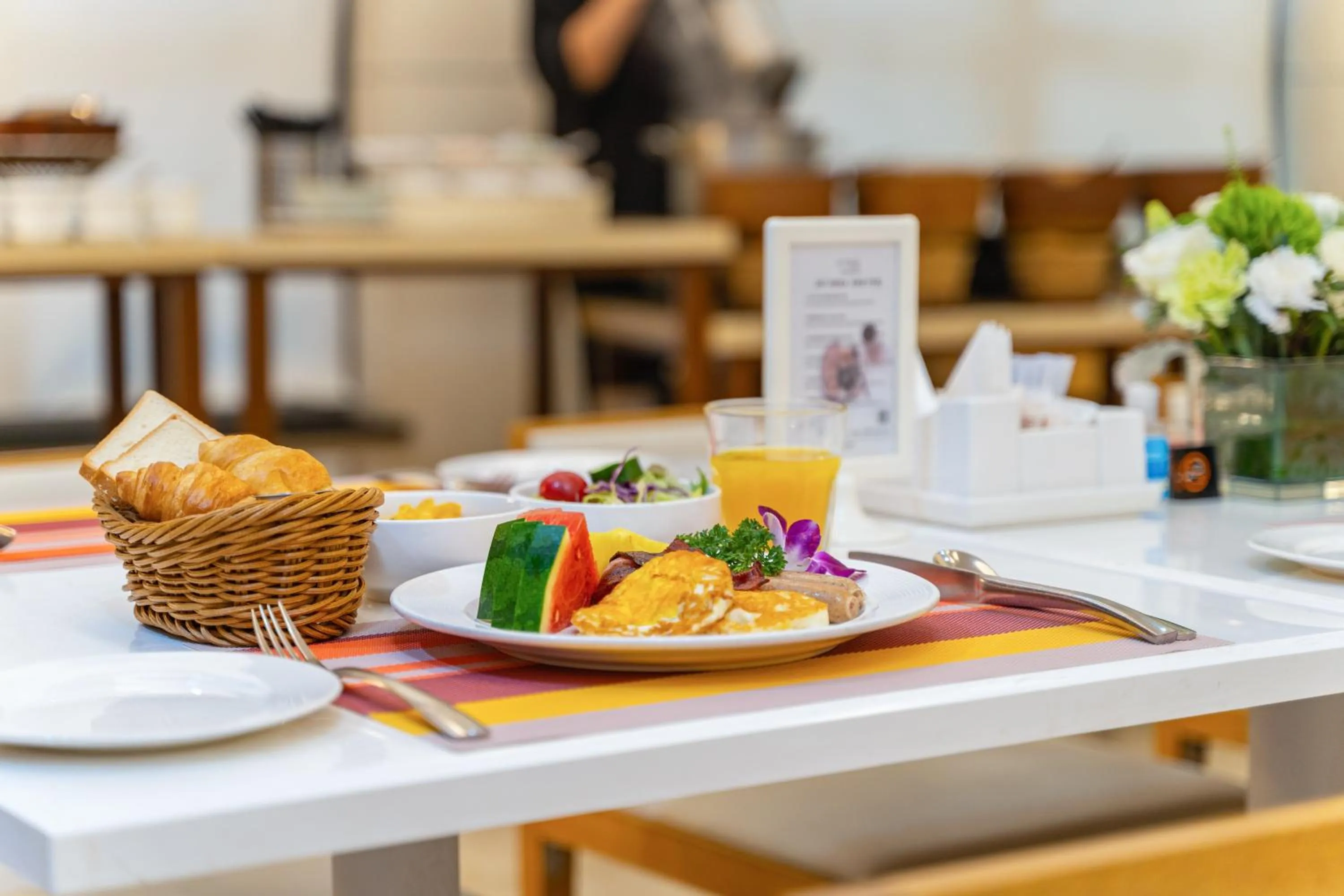 Breakfast in Modena by Fraser Zhuankou Wuhan