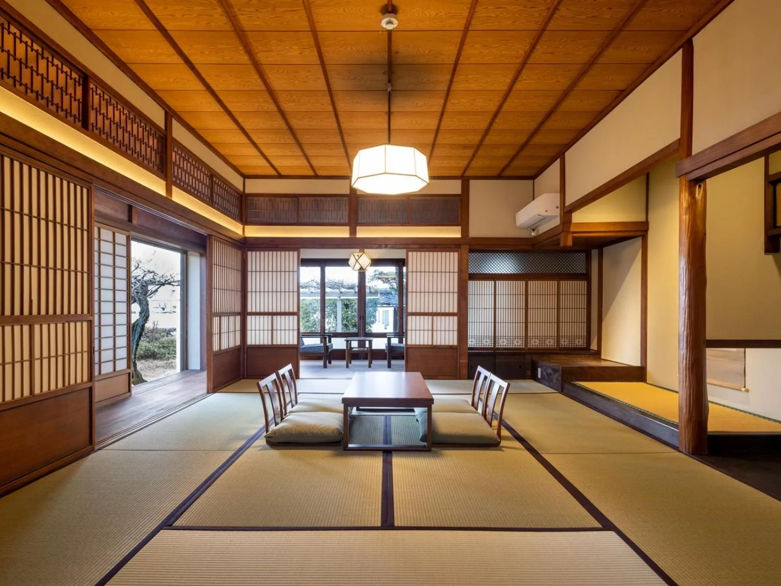 Photo of the whole room in Ryokan Onomichi Nishiyama
