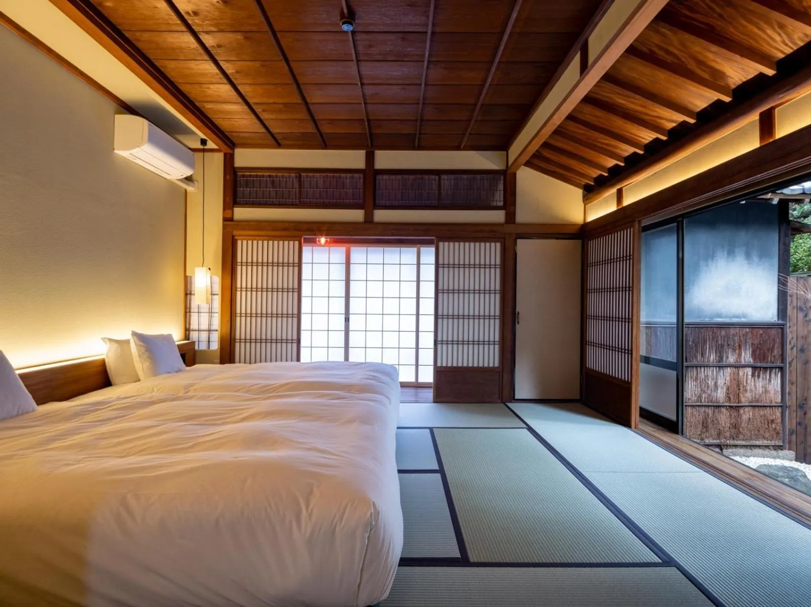 Photo of the whole room, Bed in Ryokan Onomichi Nishiyama