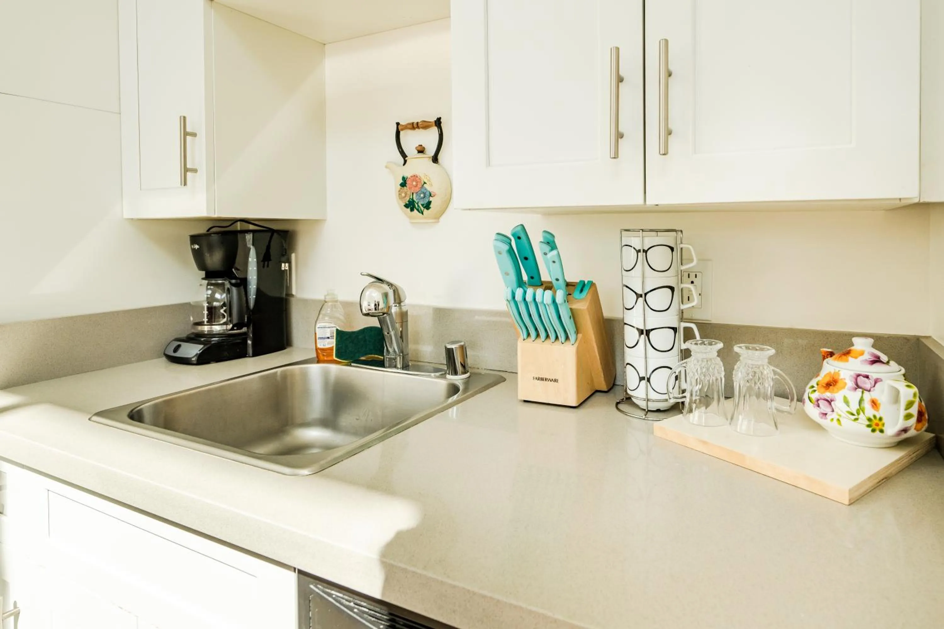 Kitchen or kitchenette in Hollywood 3Bedrooms Stylish Loft with 2 Parking