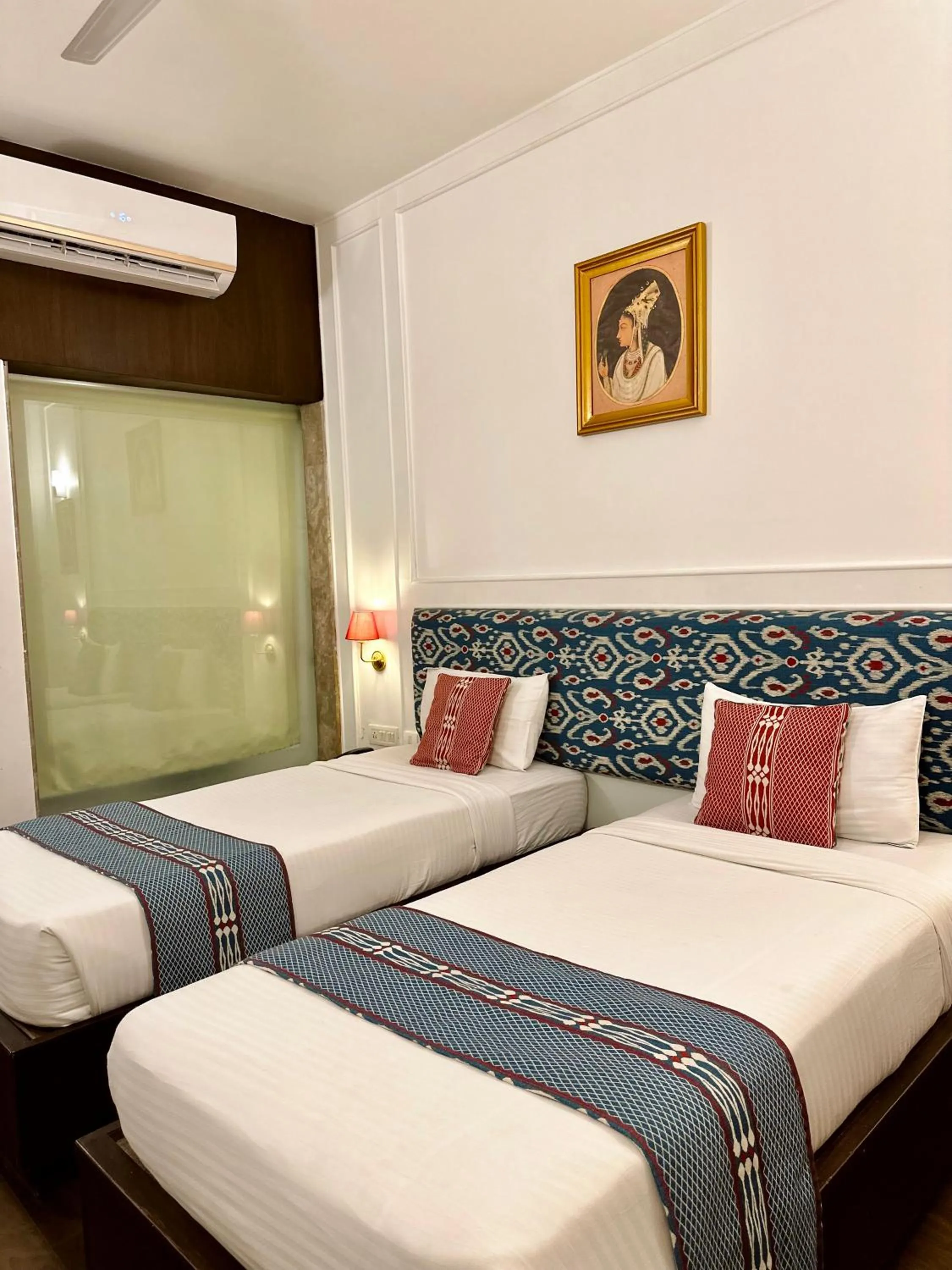Bedroom, Bed in Hotel Atulyaa Taj
