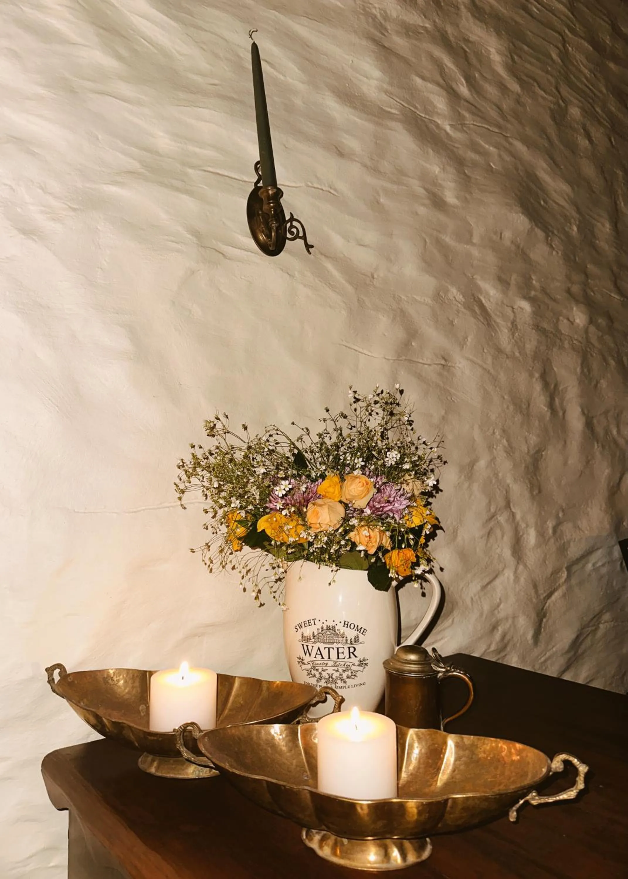 Restaurant/places to eat in Hotel Atulyaa Taj