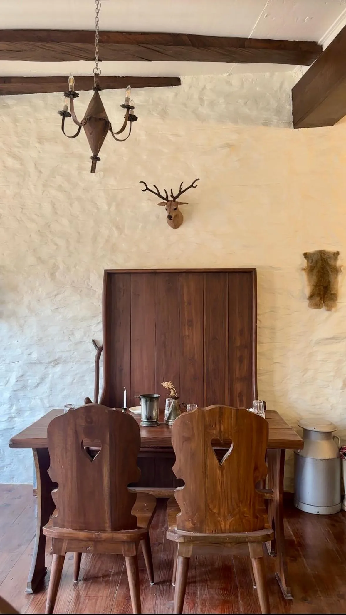 Restaurant/places to eat in Hotel Atulyaa Taj