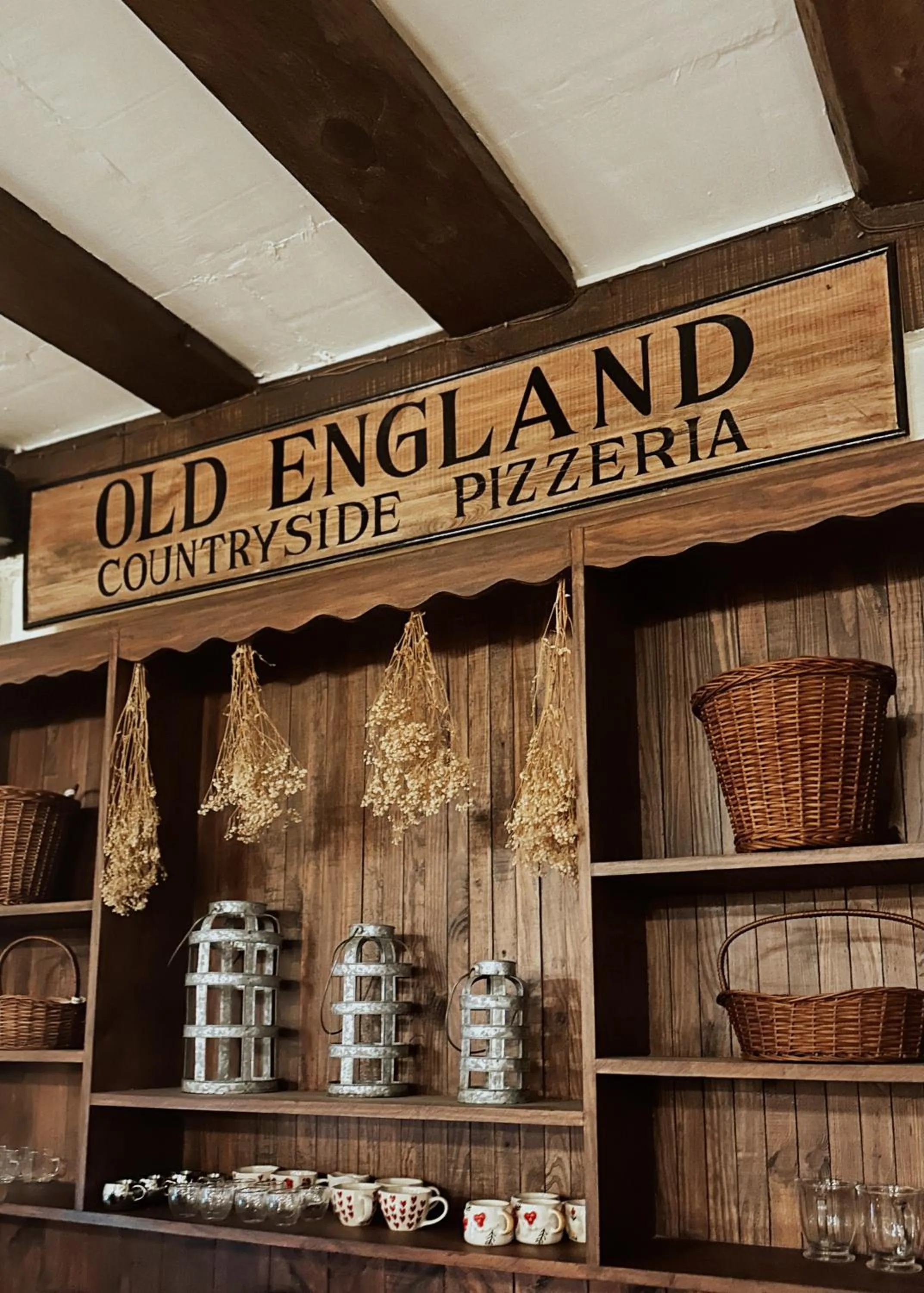 Restaurant/places to eat in Hotel Atulyaa Taj