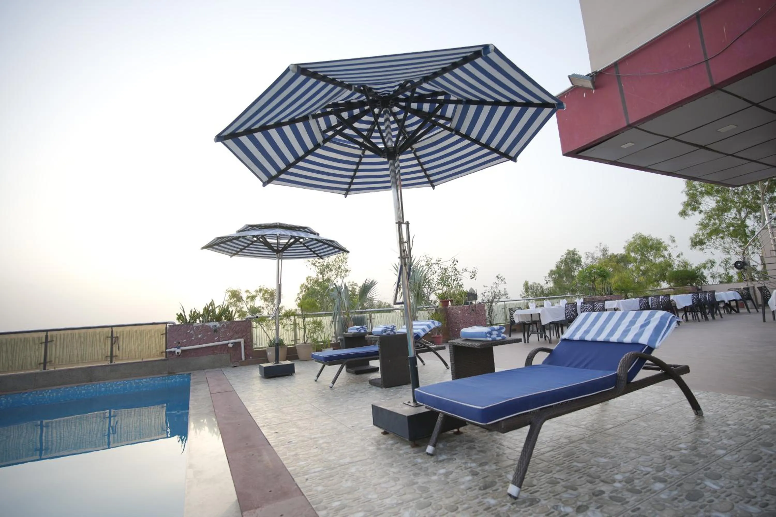 Patio in Hotel Atulyaa Taj