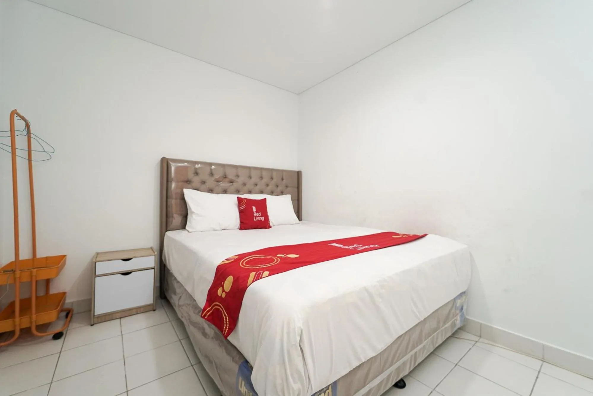 Bed in RedLiving Apartemen Patra Land Urbano - Happy Rooms Tower Mid-West with Netflix