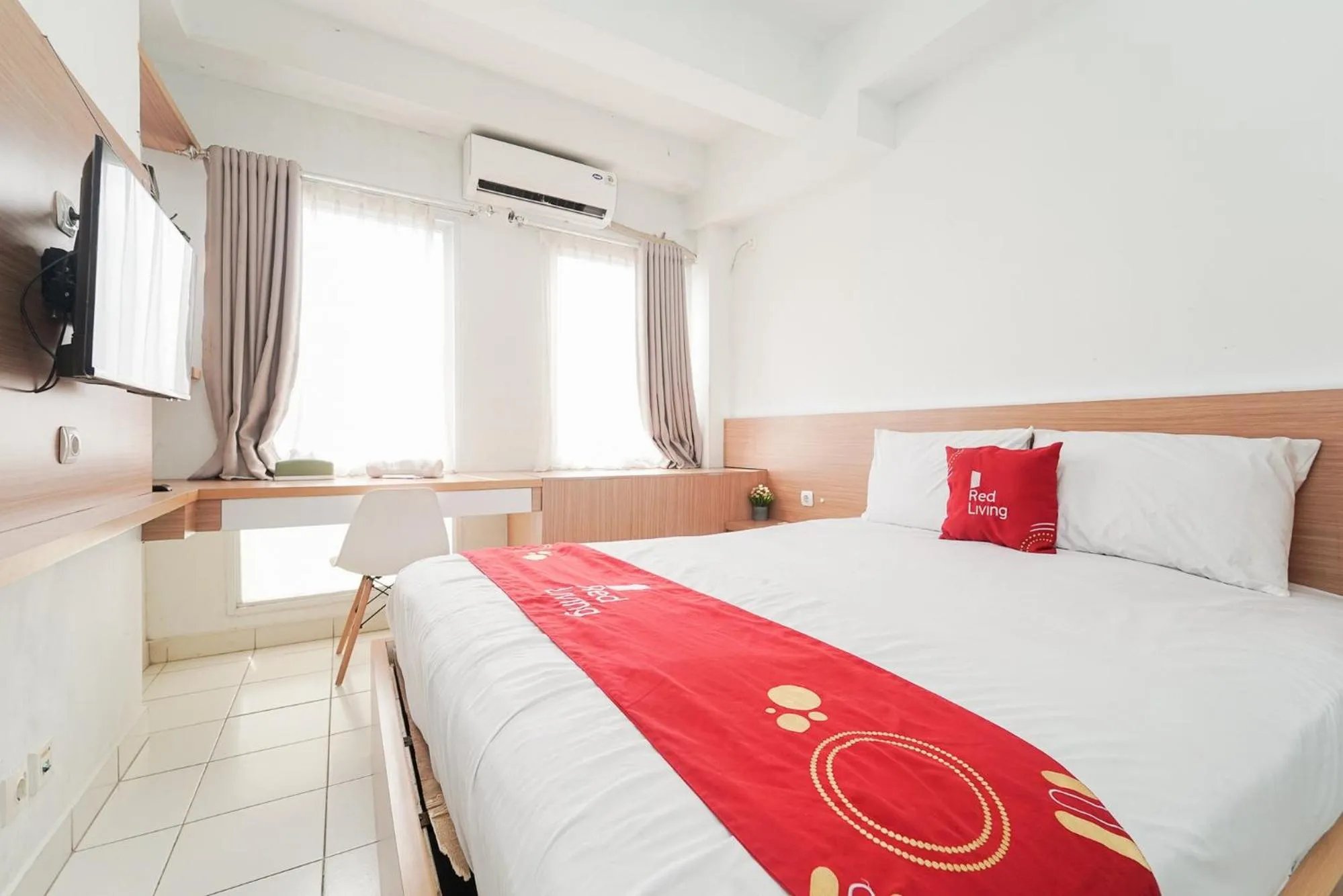 Bed in RedLiving Apartemen Patra Land Urbano - Happy Rooms Tower Mid-West with Netflix