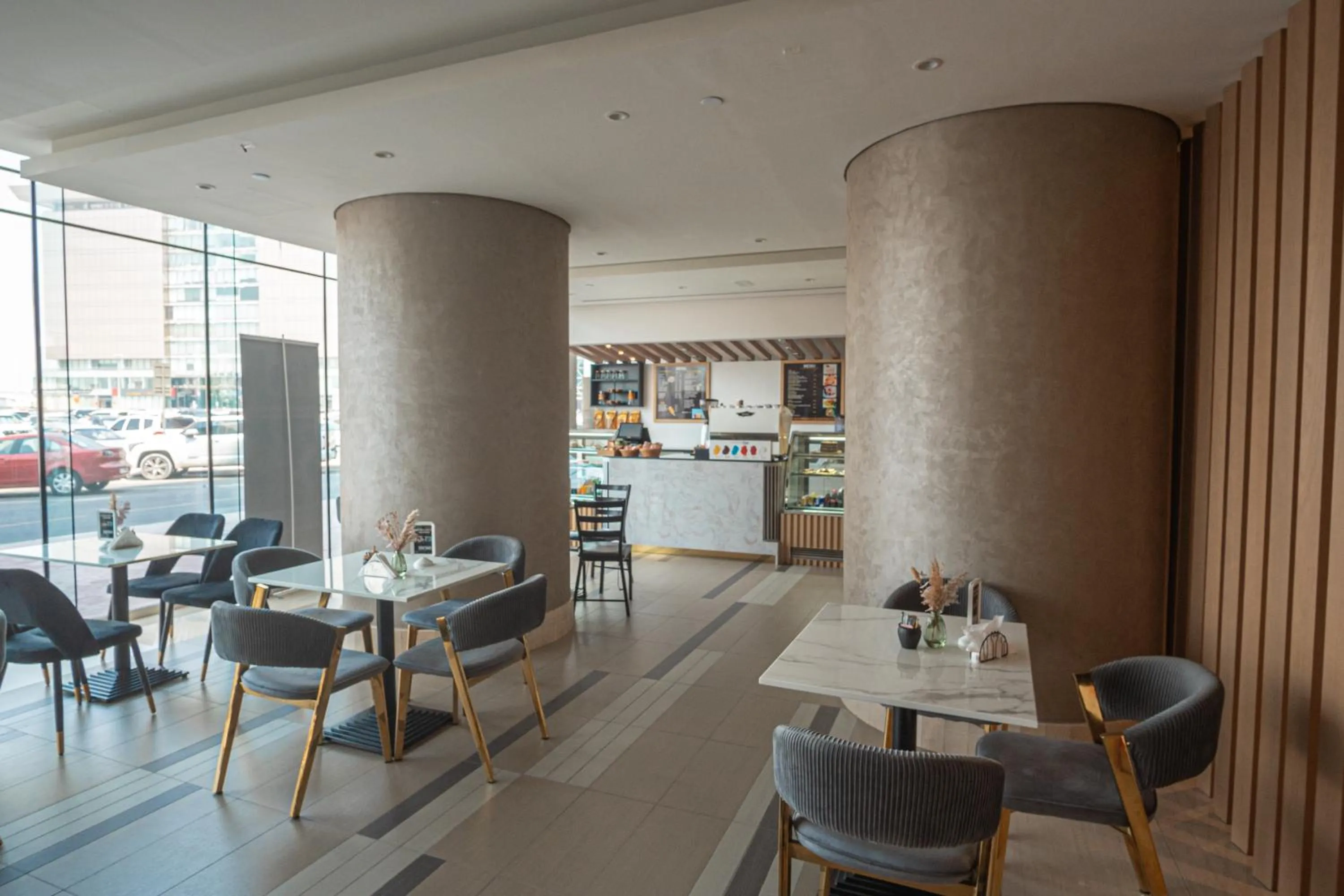 Restaurant/places to eat in Jood Hotel Apartments