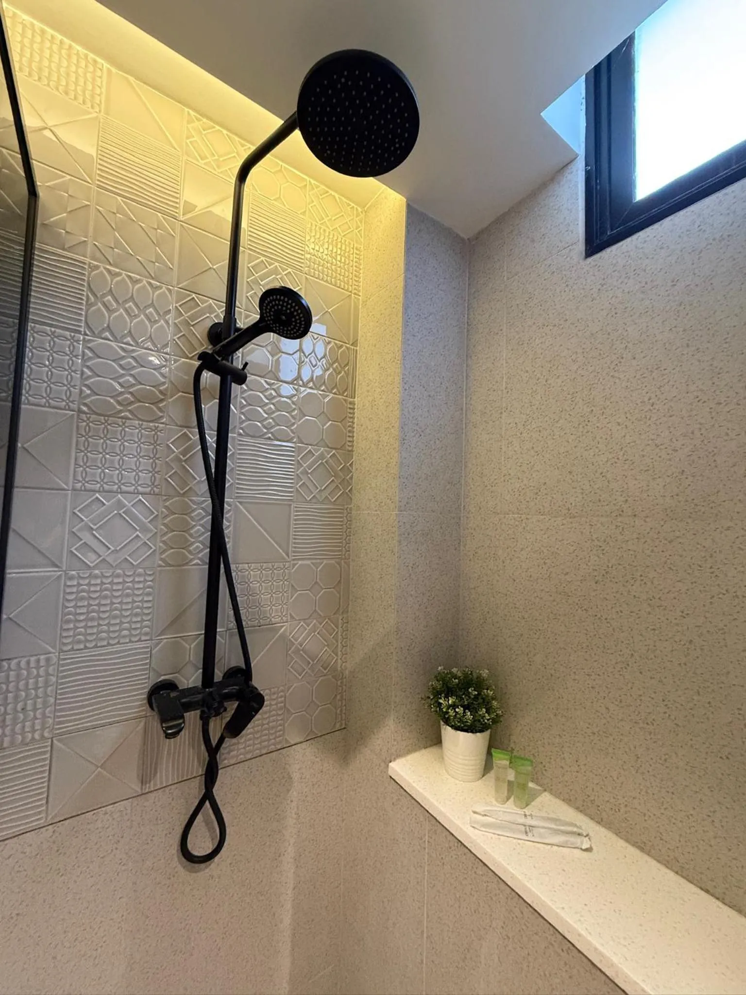 Shower in ISA Hotel Amber Road