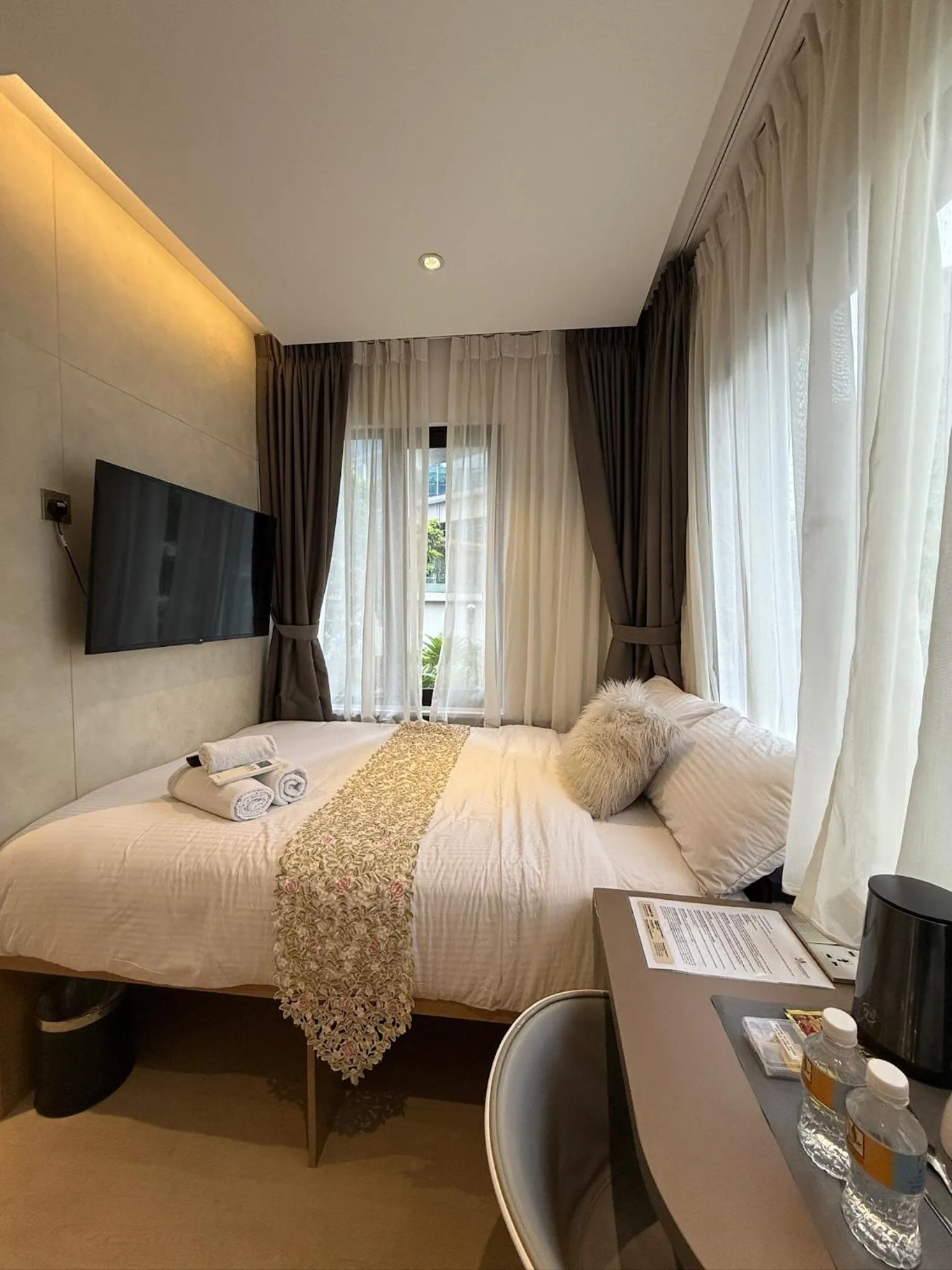 Bed in ISA Hotel Amber Road