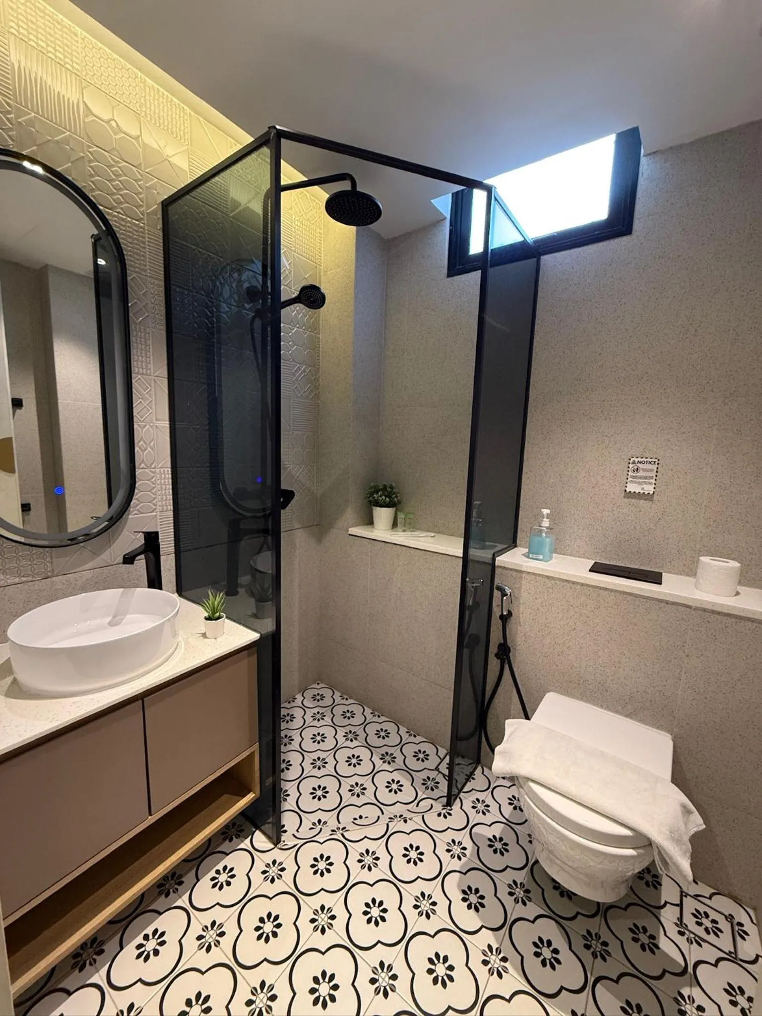 Toilet in ISA Hotel Amber Road