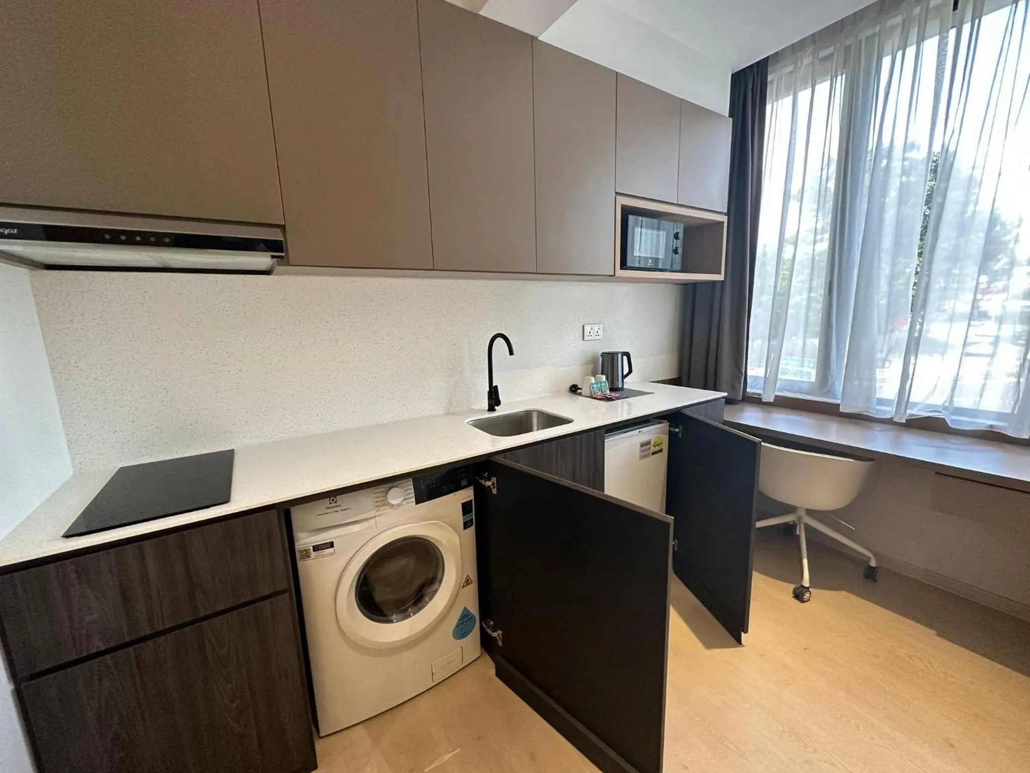 Kitchen or kitchenette in ISA Hotel Amber Road