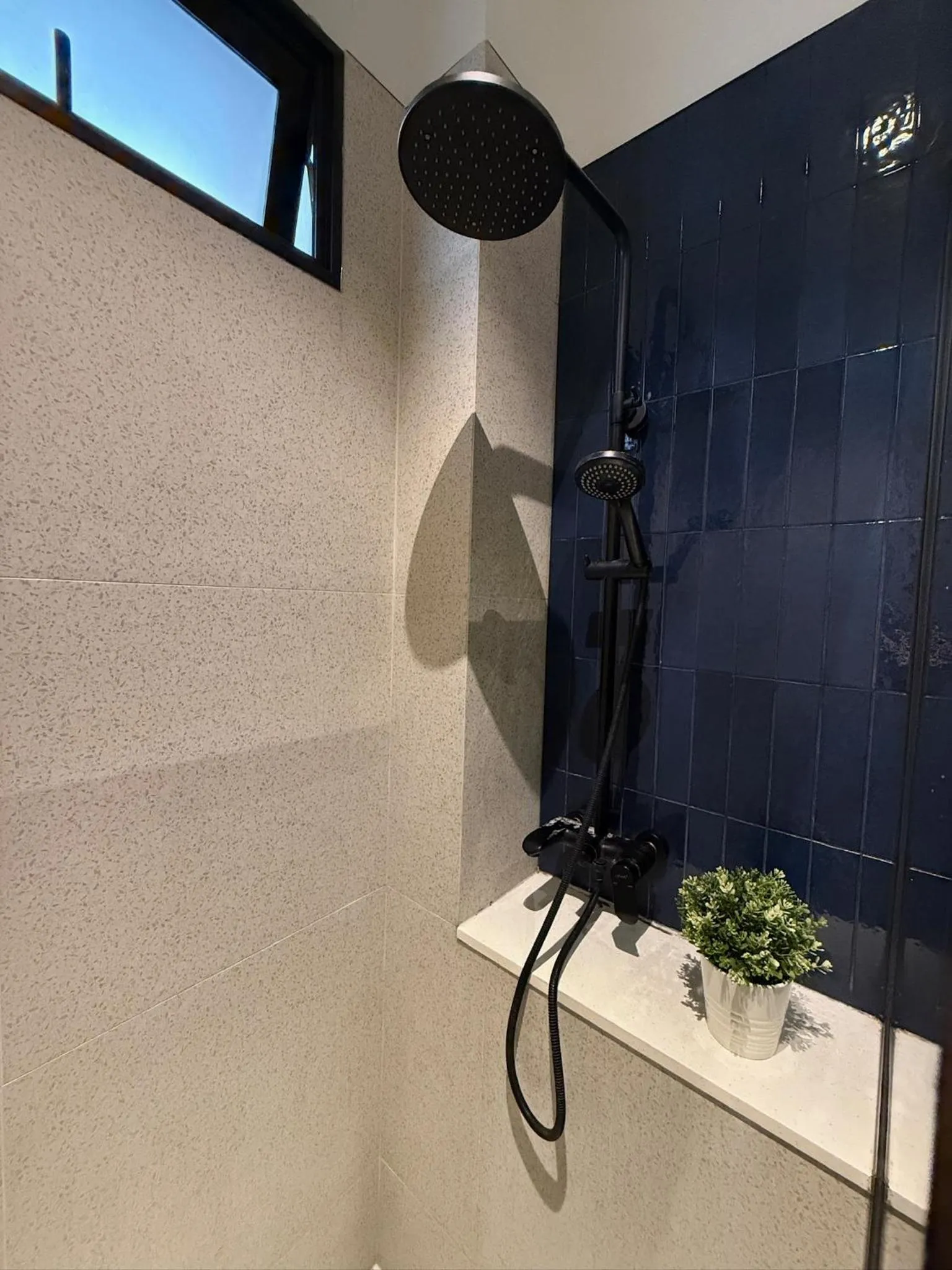 Shower in ISA Hotel Amber Road