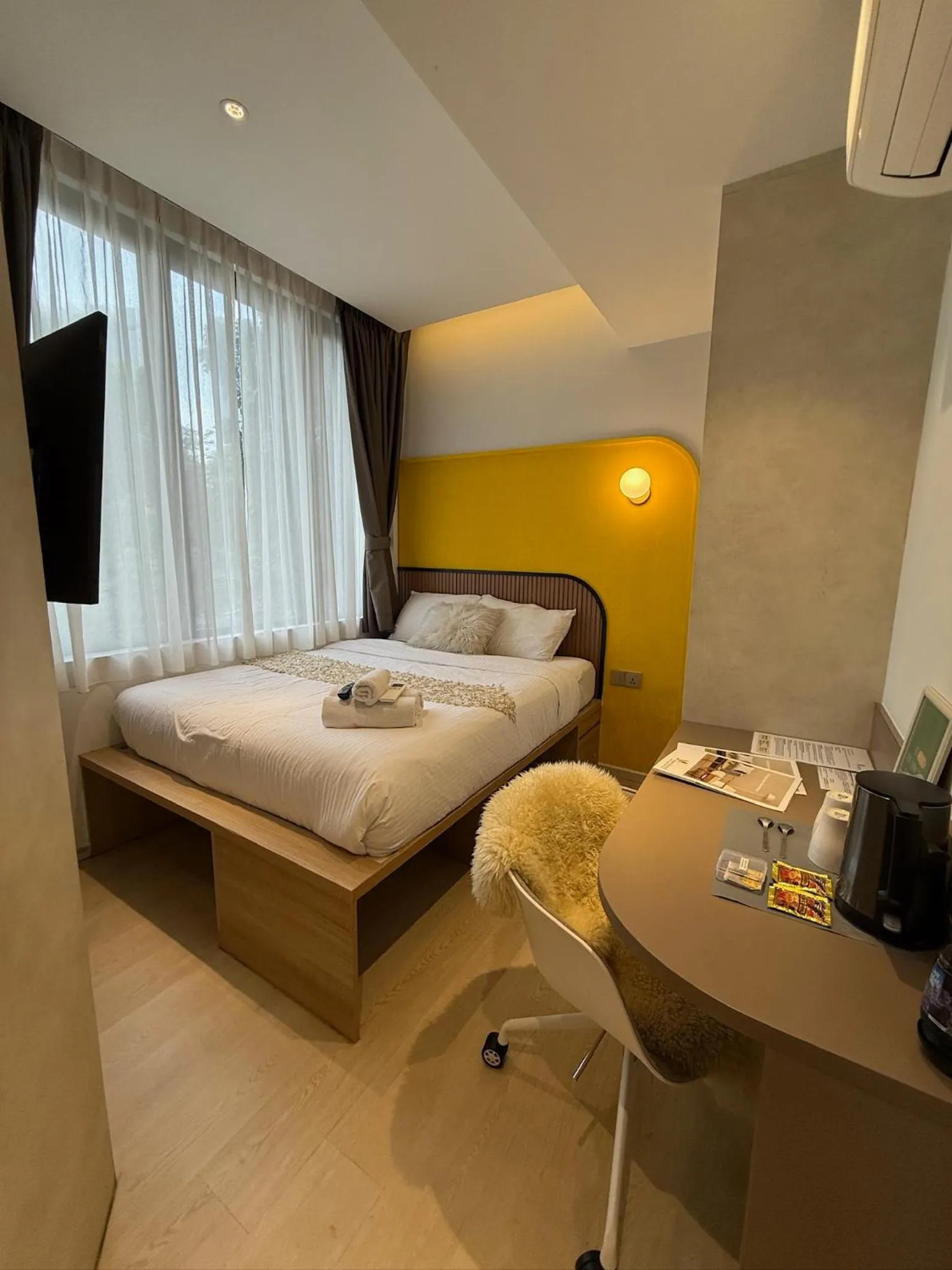 Shower, Bed in ISA Hotel Amber Road