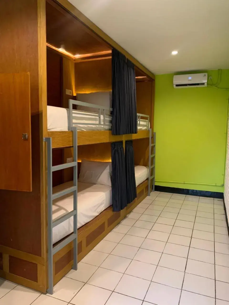 10-Bed Male Dormitory Room in Attara Heritage Senggigi 10-Bed Male Dormitory Room in Attara Heritage Senggigi