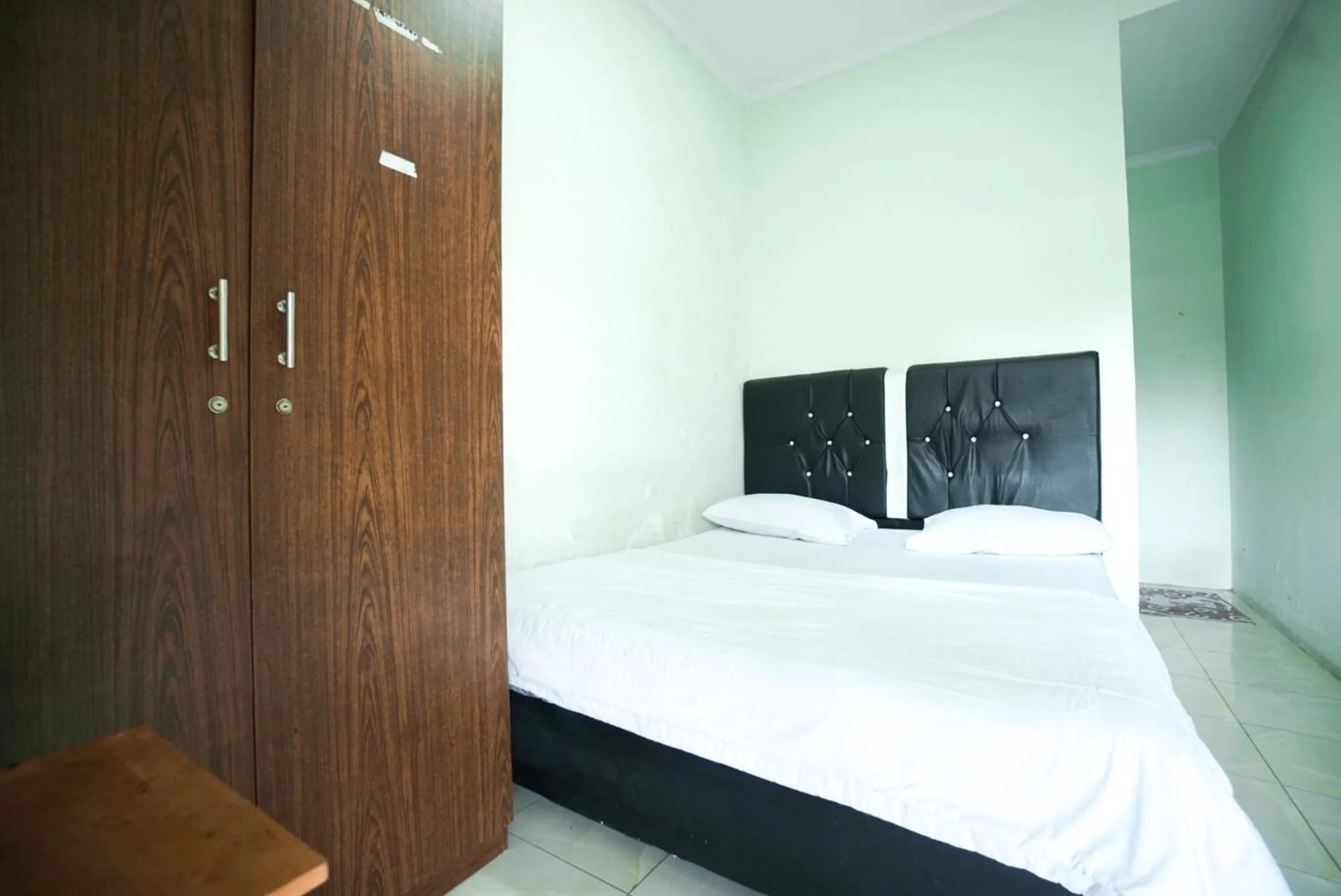 Bedroom, Bed in Mahkota Sivali near Soekarno Hatta Airport Mitra RedDoorz