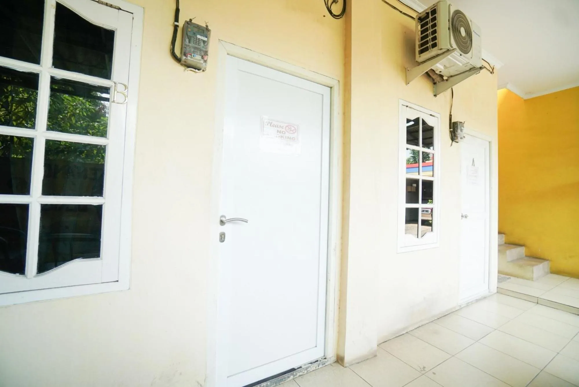 Property building in Mahkota Sivali near Soekarno Hatta Airport Mitra RedDoorz