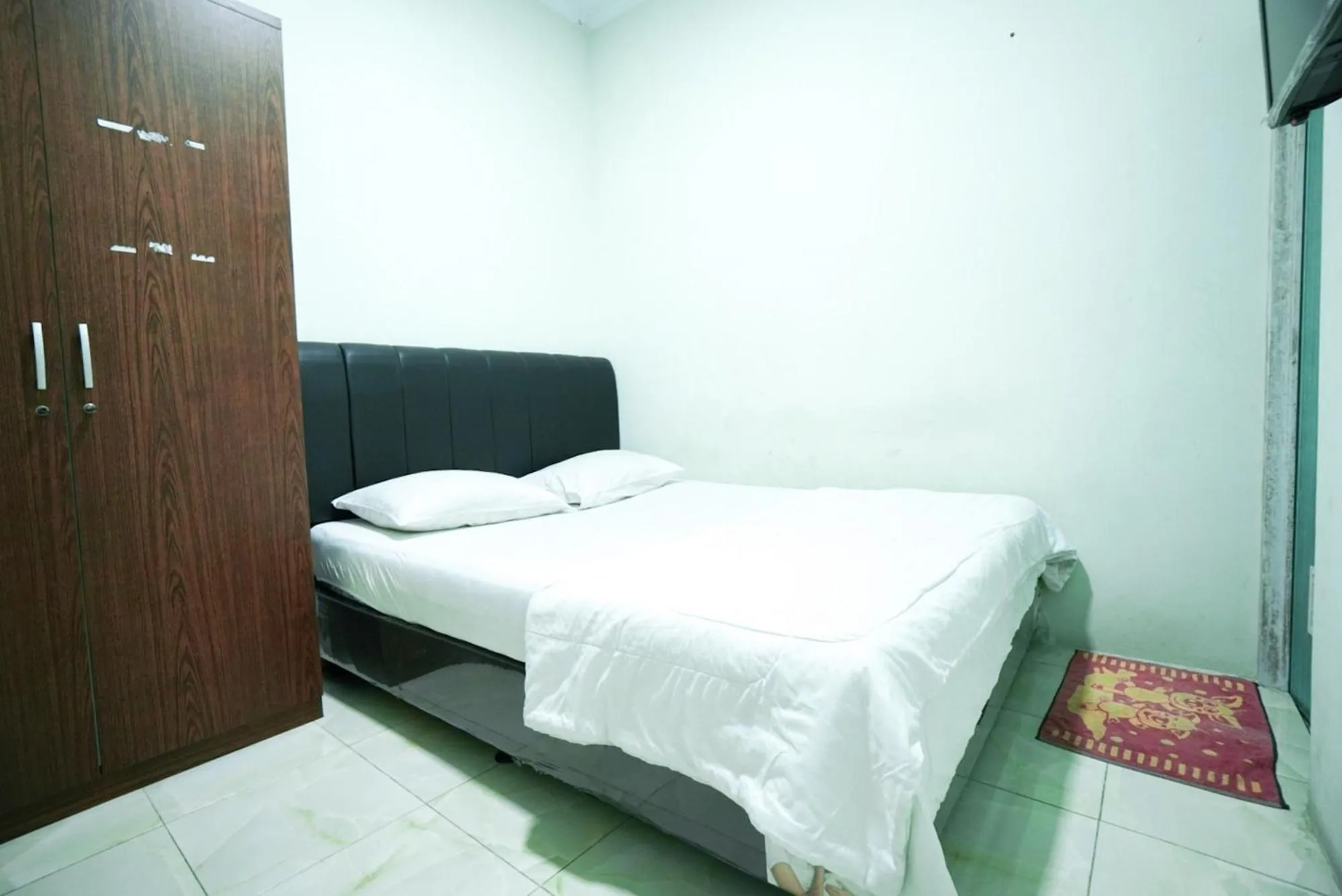 Bedroom, Bed in Mahkota Sivali near Soekarno Hatta Airport Mitra RedDoorz