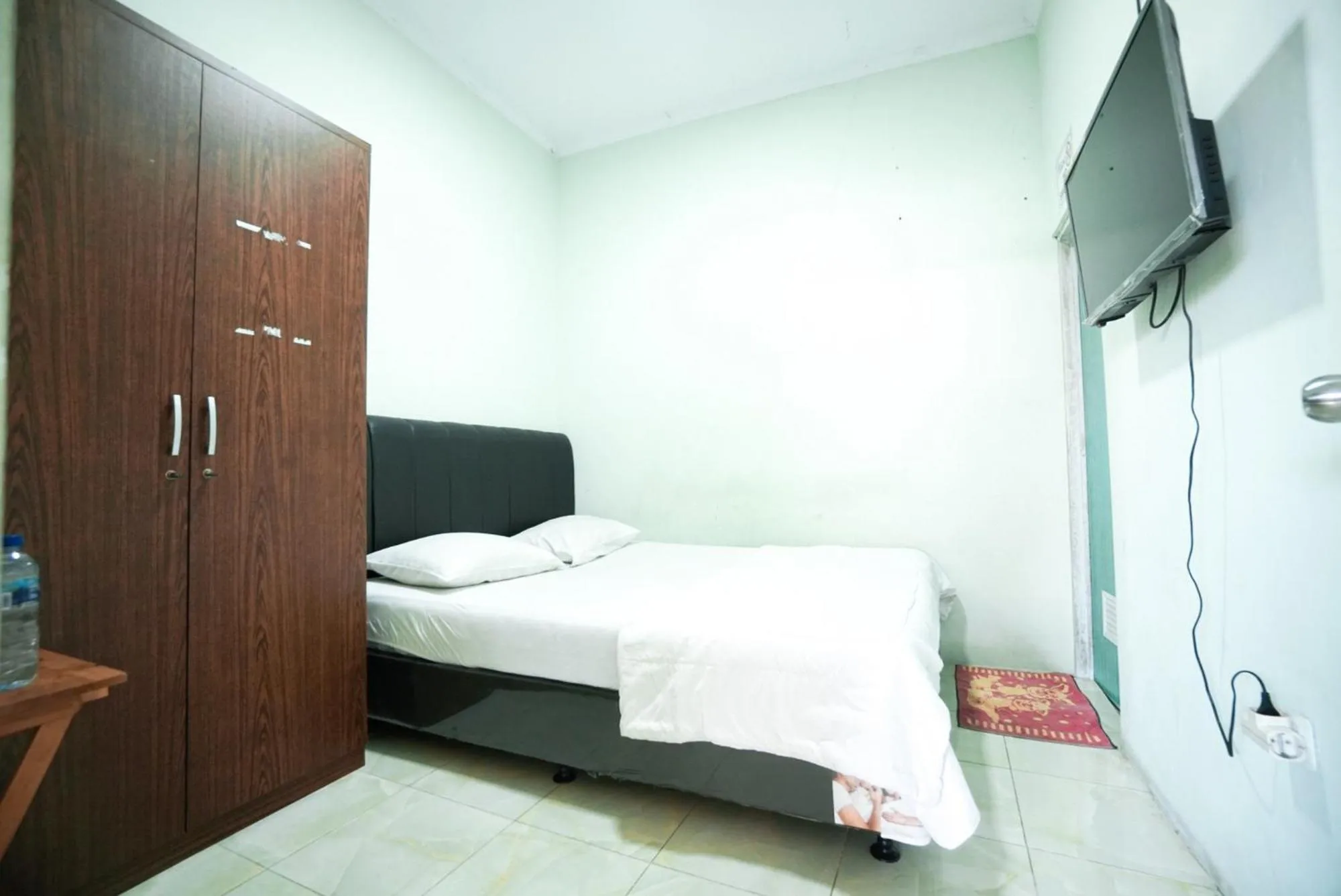 Bedroom, Bed in Mahkota Sivali near Soekarno Hatta Airport Mitra RedDoorz